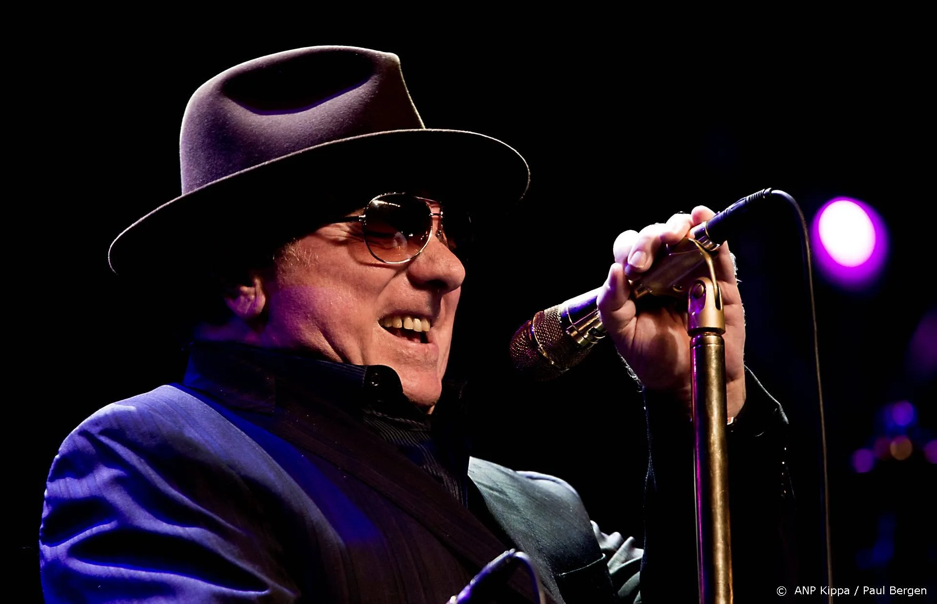 Van Morrison overweegt stappen om ban op liveconcerten