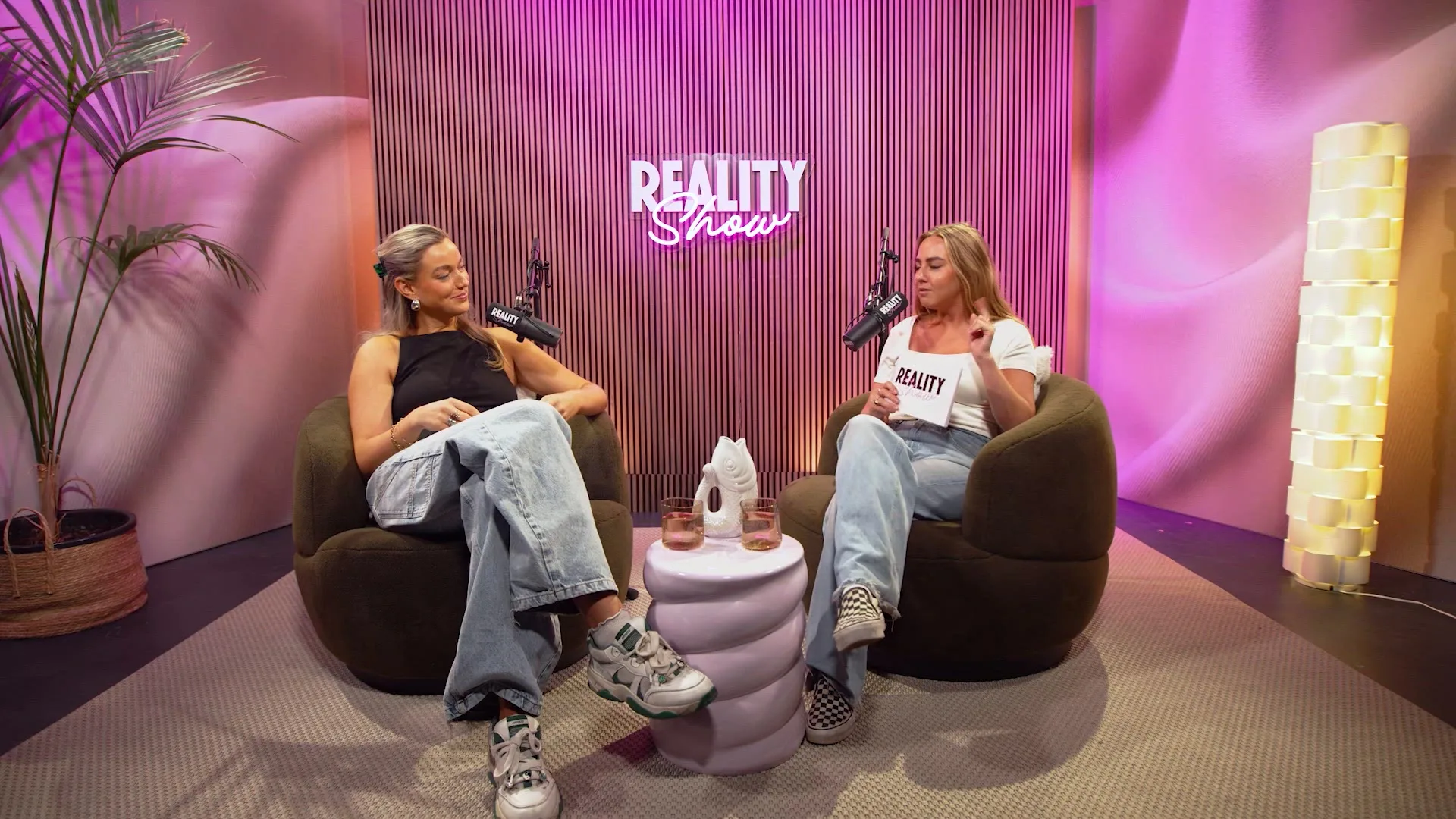 Illya kiest voor Sylwia en stuurt Karine naar huis in B&B Vol Liefde (RealityShow)