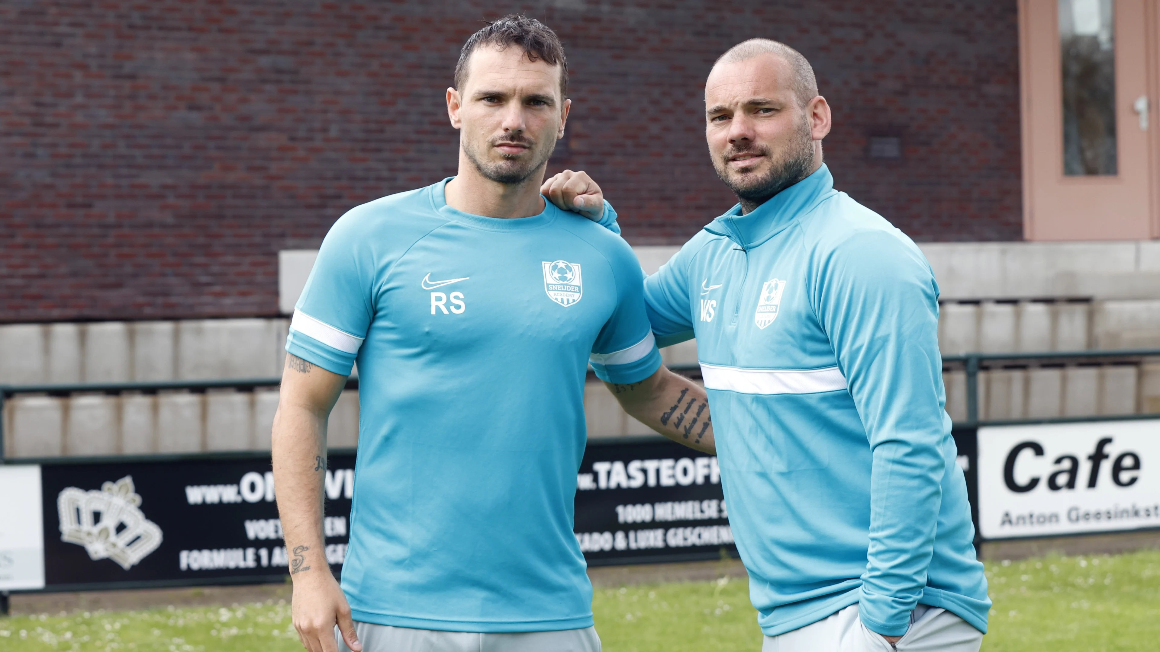 Wesley en Rodney Sneijder open over ernstig zieke vader: 'Het ziet er niet goed uit'