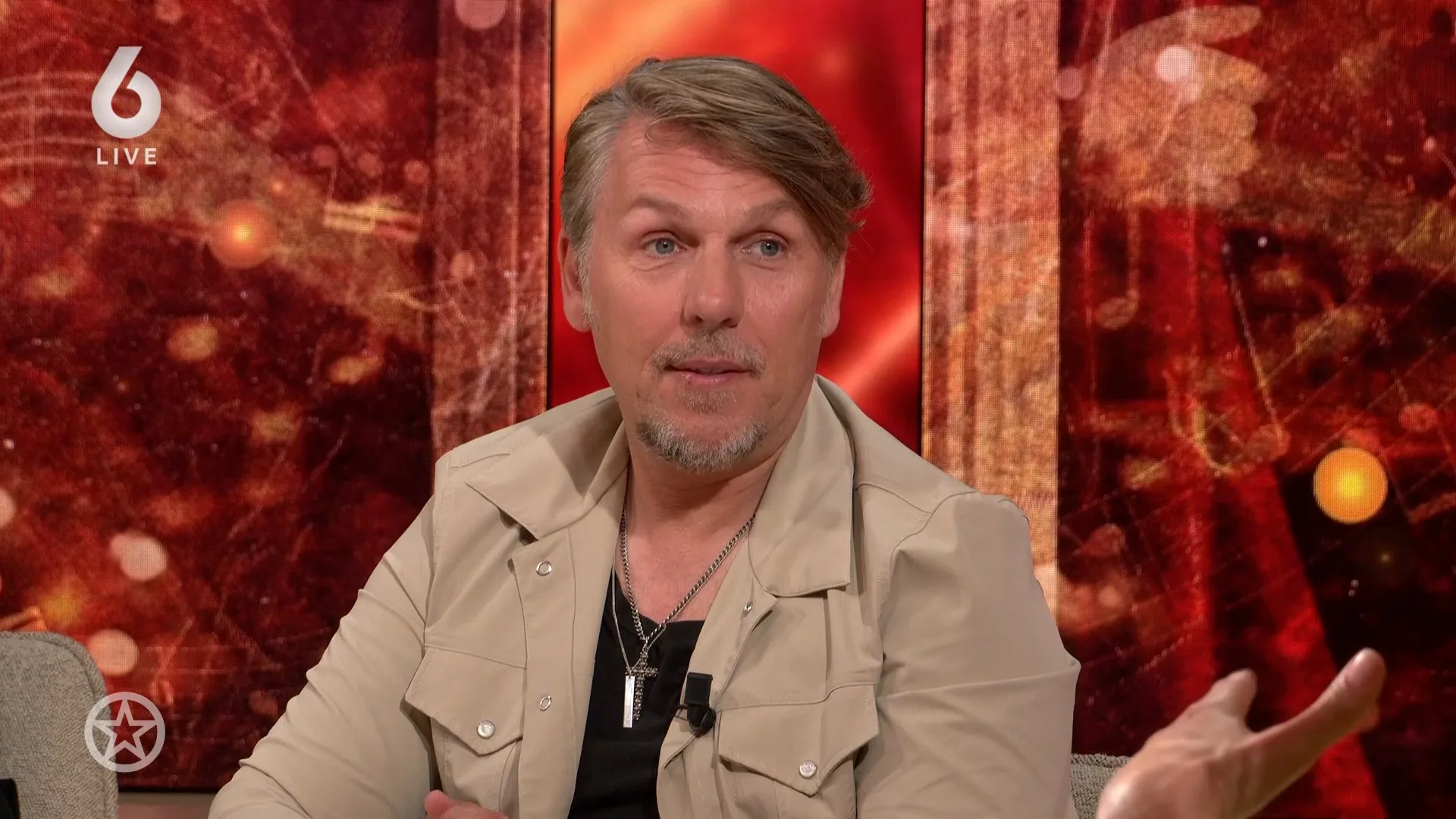 Jan Dulles is te gast in de studio