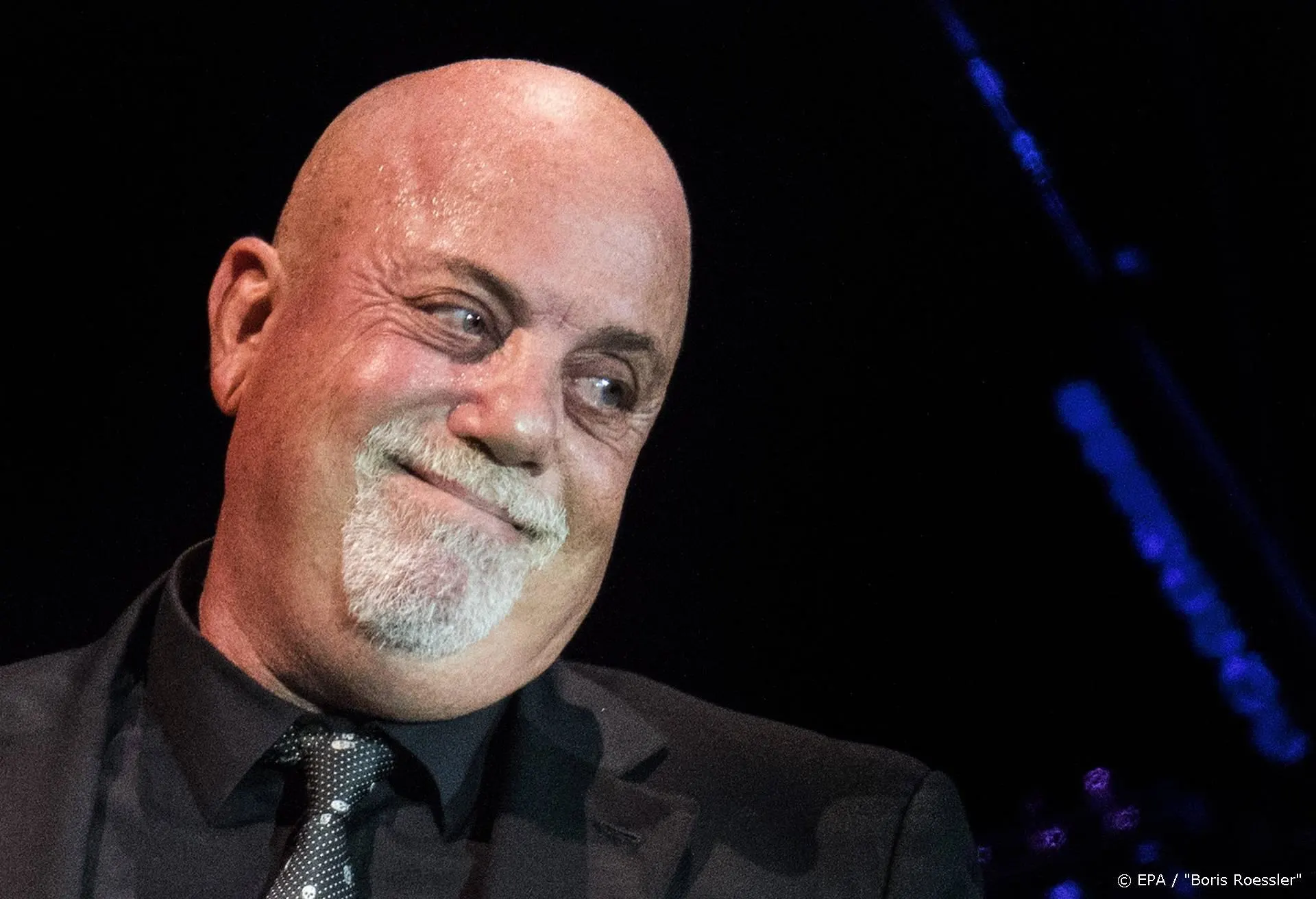 'Inbreker vernielt twaalf motoren van Billy Joel'