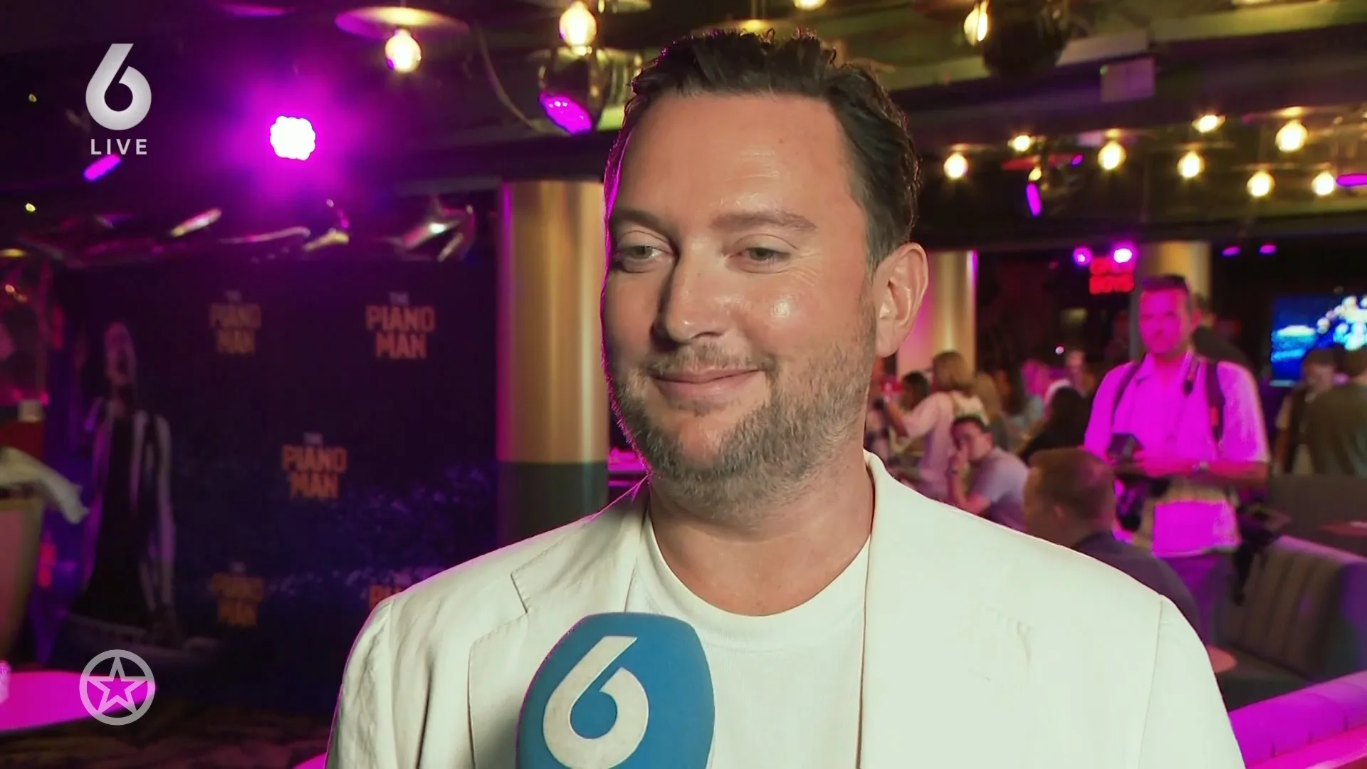 Tino Martin krijgt een bekende buurman