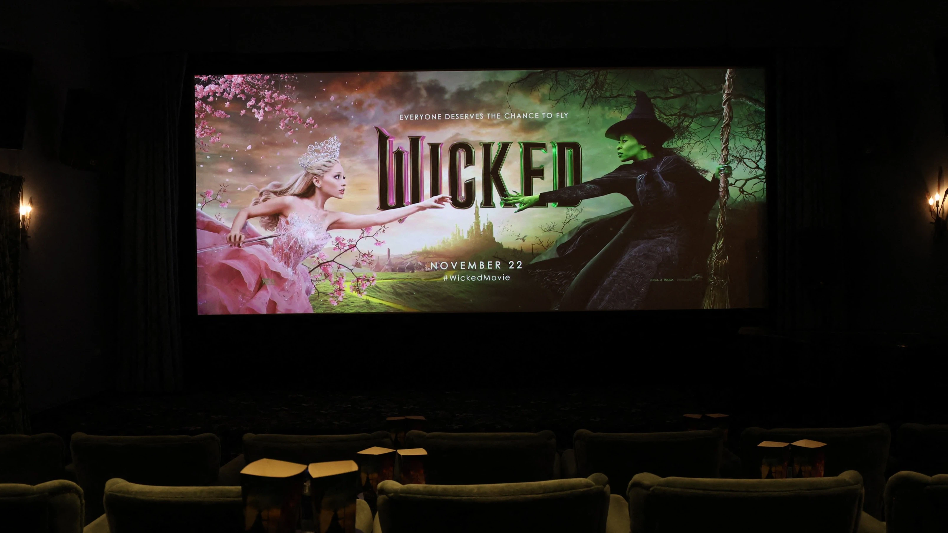 Deze bekende Nederlanders spreken Nederlandse Wicked in