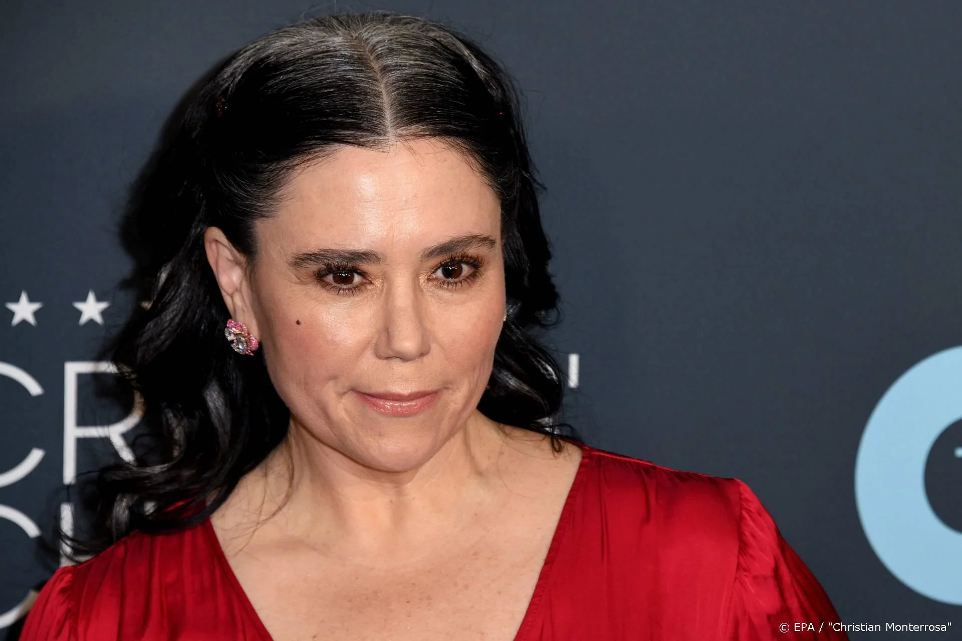 Mrs. Maisel-winnares stemde op concurrent