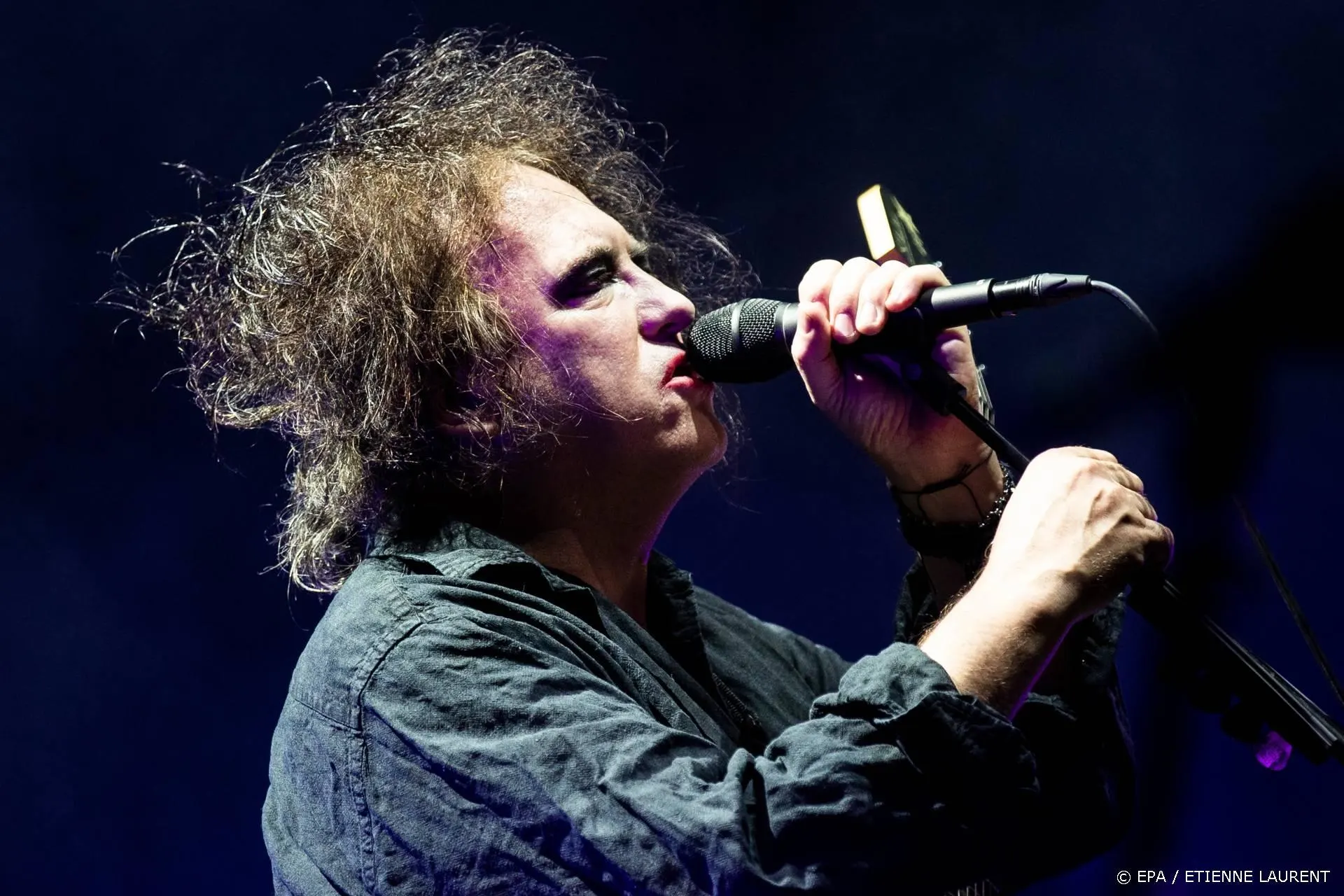 Robert Smith druk met The Cure en soloplaat