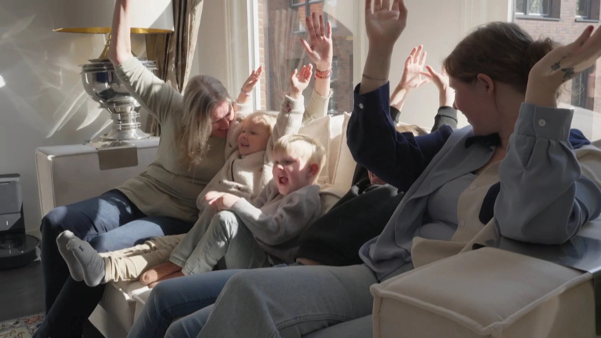 Echte luxe: met de lift naar je bed en taart als ontbijt (Steenrijk, Straatarm)