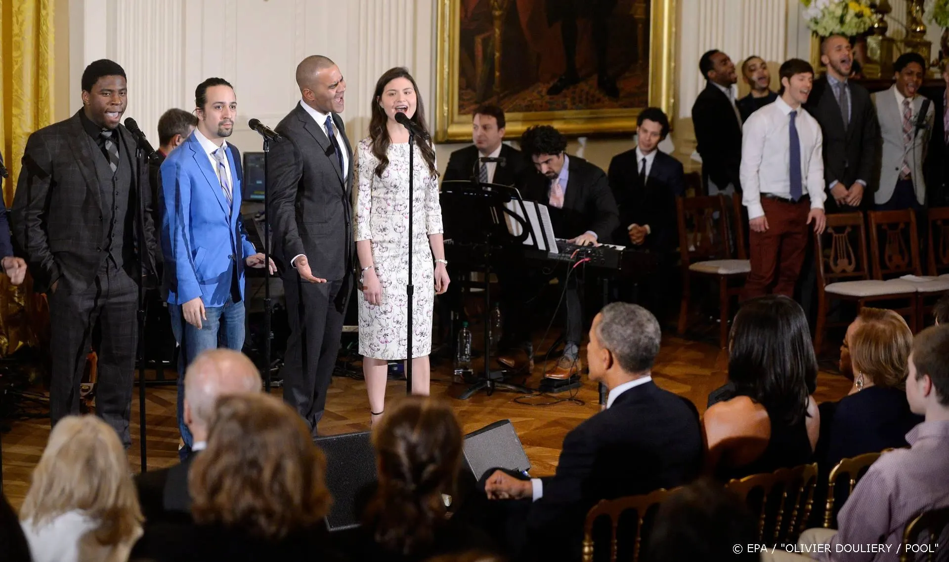 Krasinski scoort met Some Good News én Hamilton-reünie