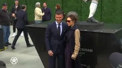 David Beckham emotioneel bij onthulling standbeeld
