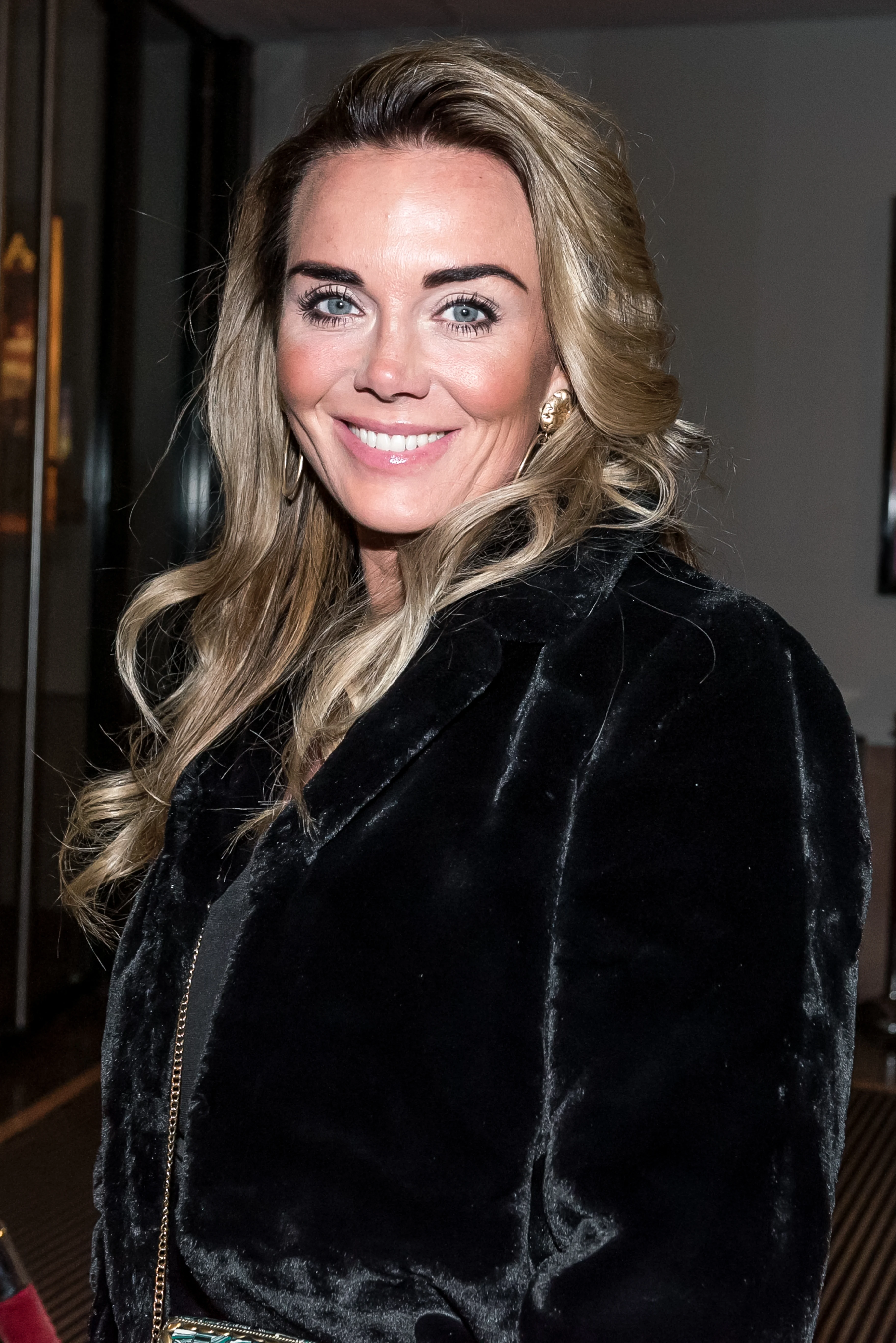 Samantha Steenwijk knuffelt met liefde van haar leven