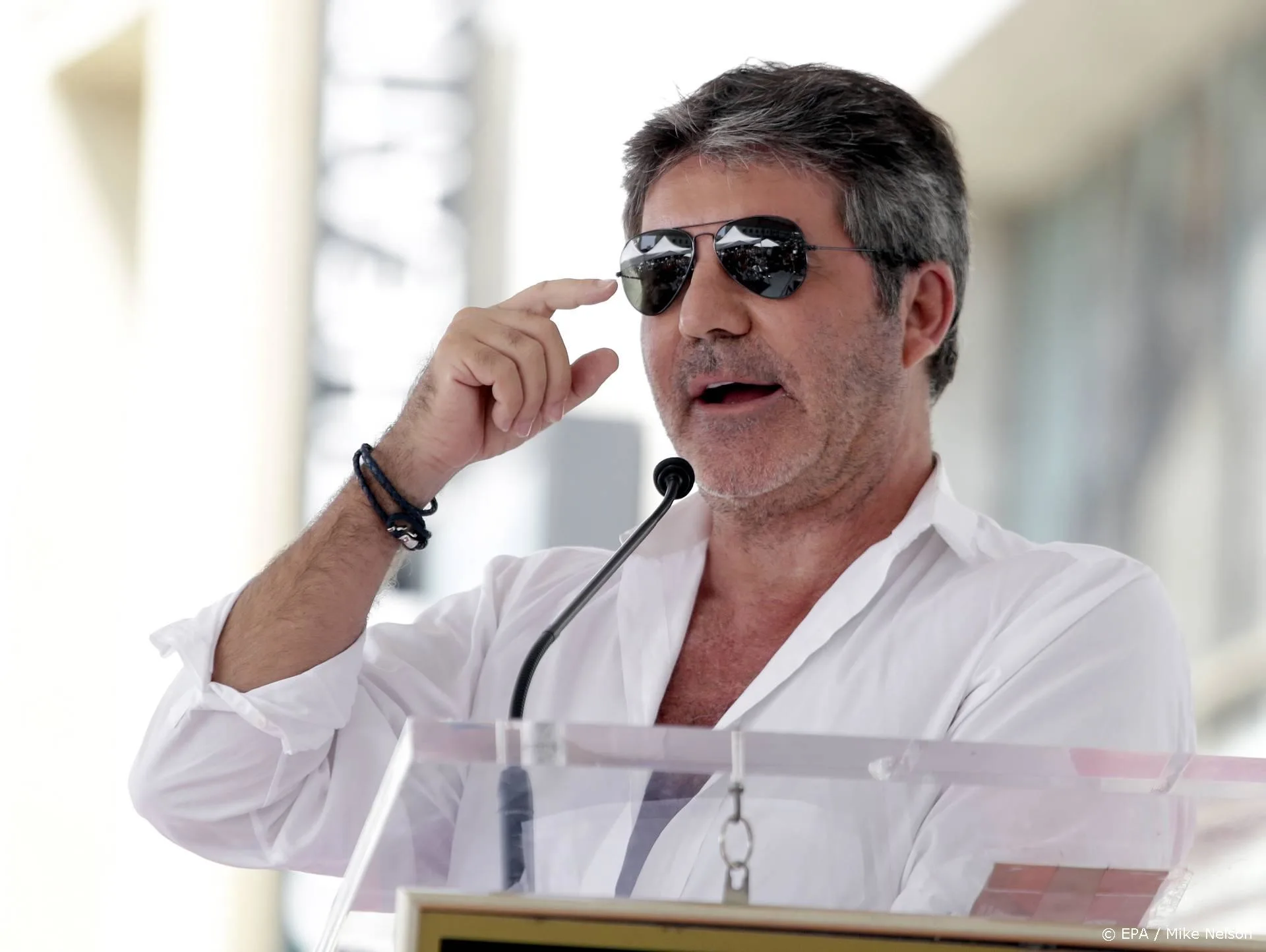 Simon Cowell overweegt miljoenen schadeclaim na val