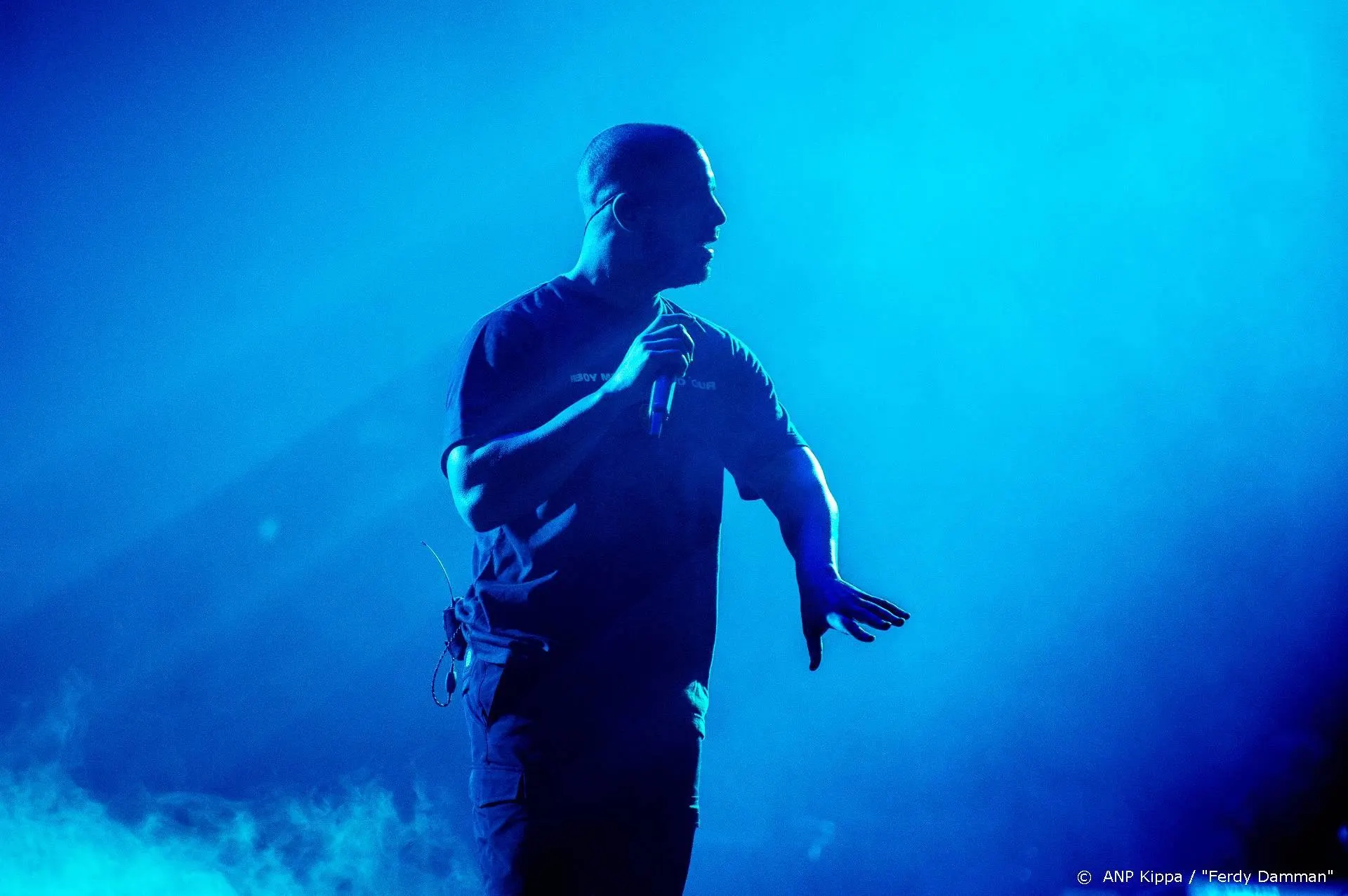 Drake brengt nieuwe mixtape uit en kondigt nieuw album aan