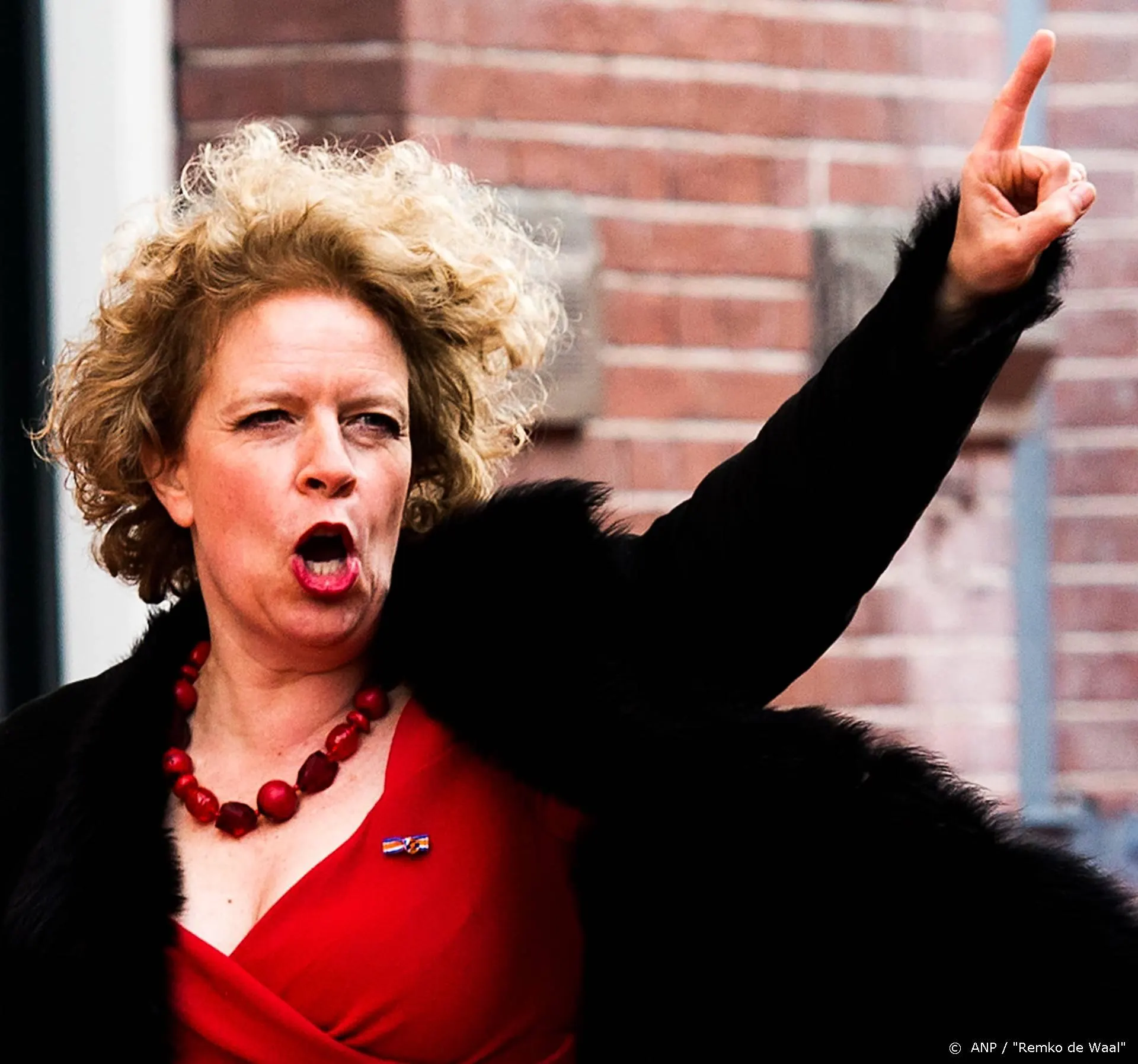 Brigitte Kaandorp at op afstand kroket met oude moeder