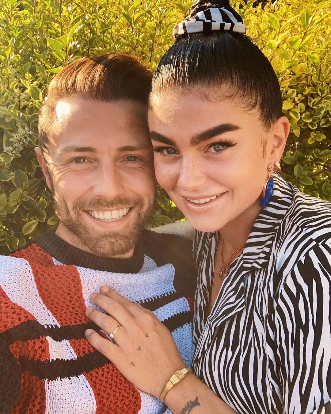 Roxeanne slaat terug na kritiek op wenkbrauwen