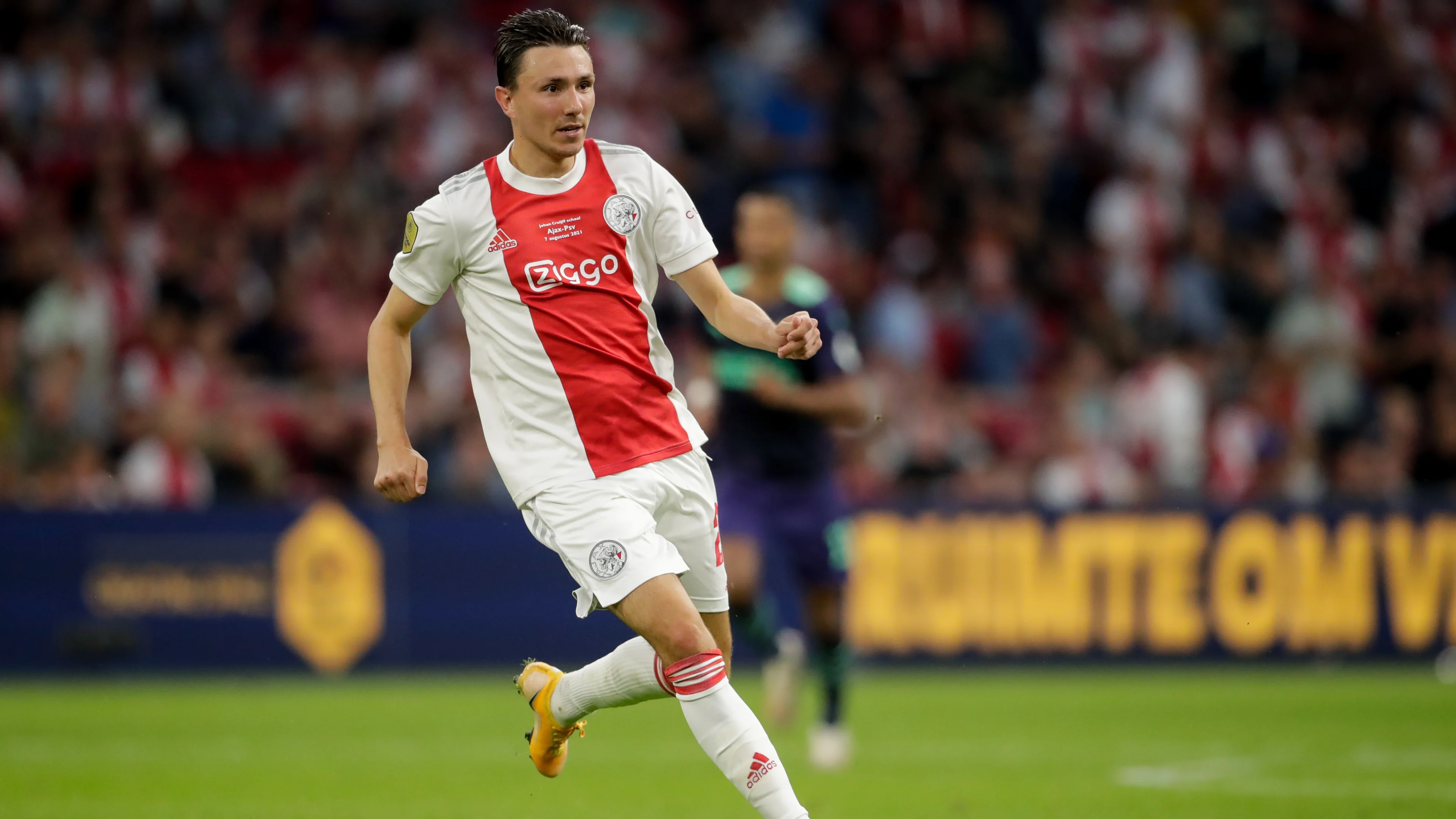 Ajax-speler Berghuis doet aangifte na ernstige bedreigingen