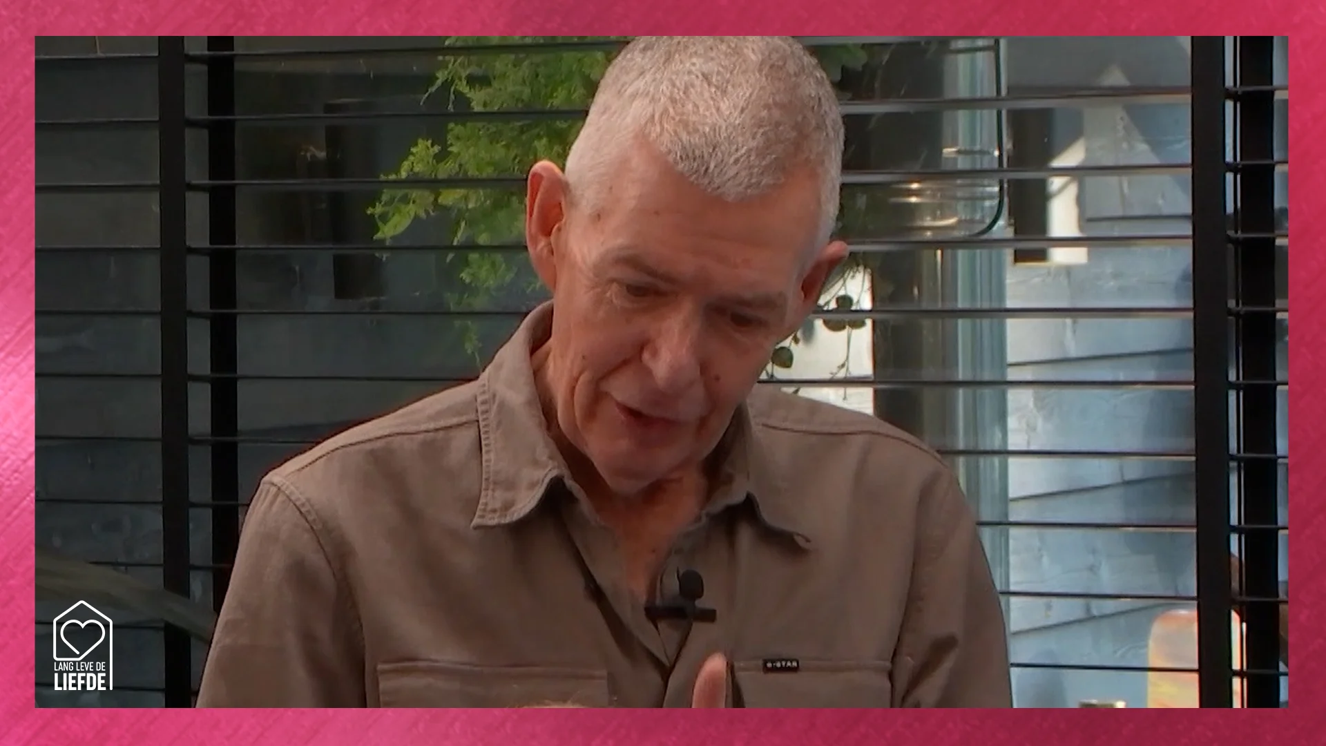 Vonkt het tussen Marjan en Marcel door dit armbandje? (Lang Leve de Liefde)