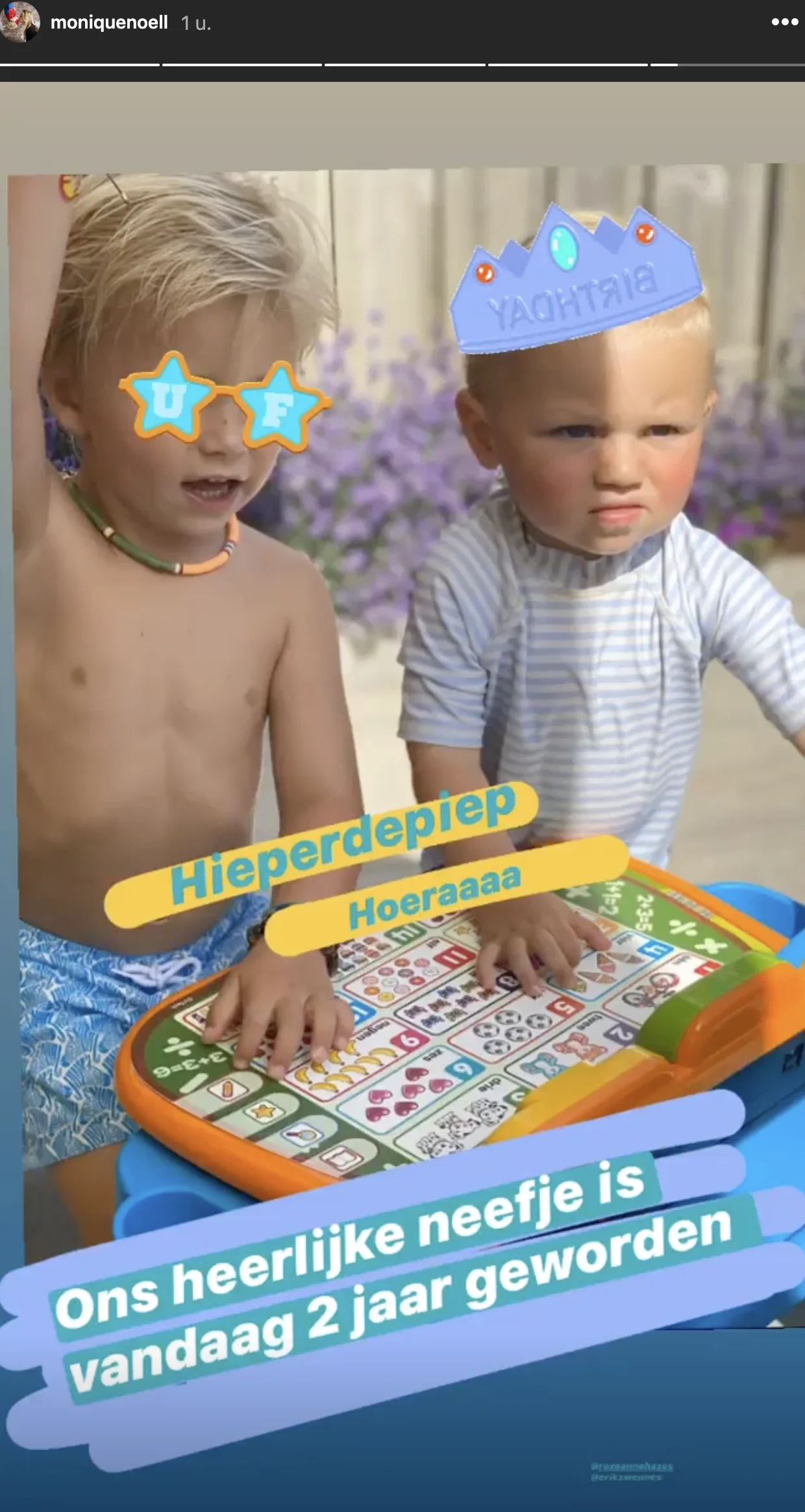 Monique EN Bridget feliciteren zoontje Roxeanne Hazes