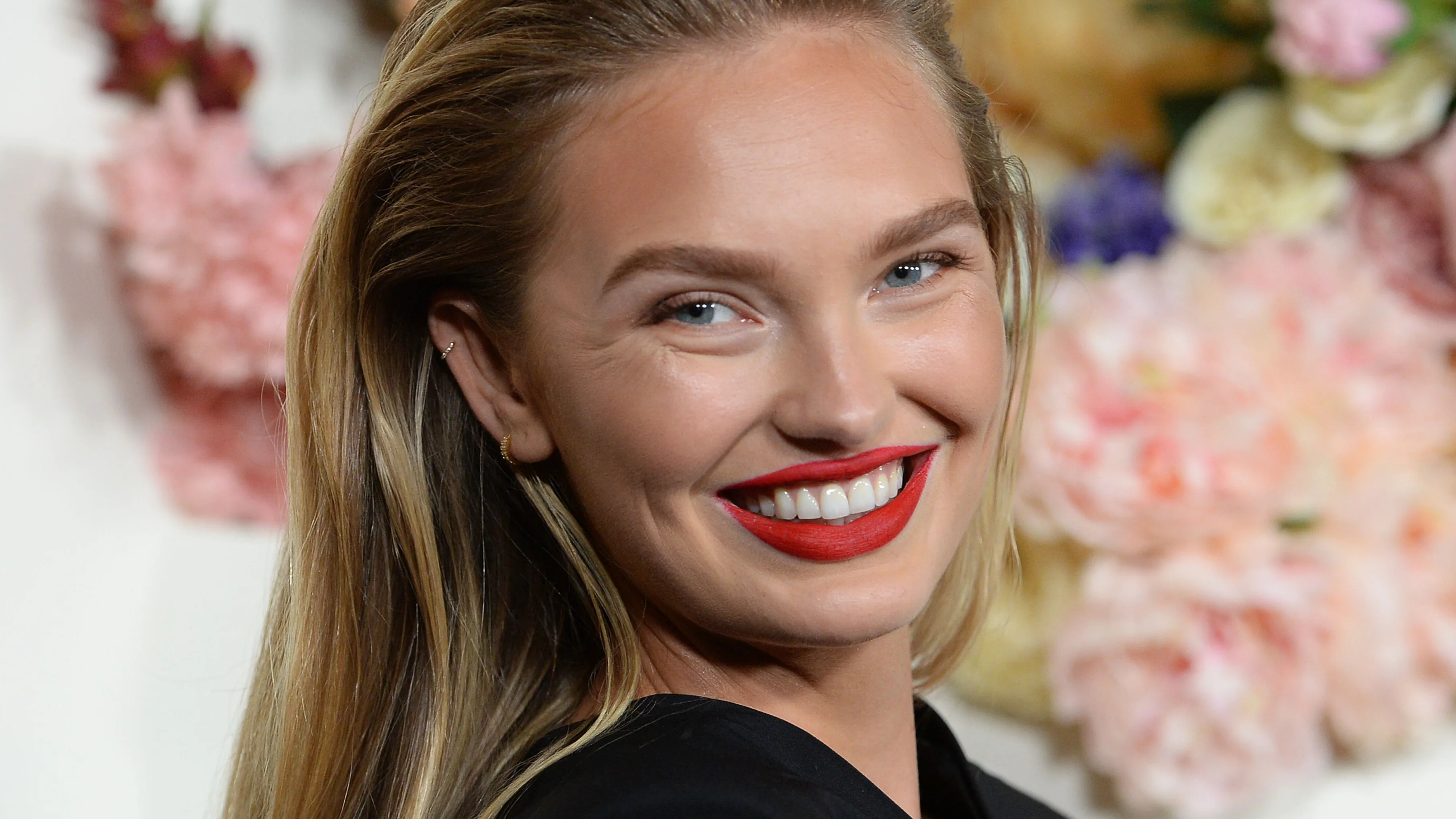 BABYFOTO: Romee Strijd bevallen van dochtertje
