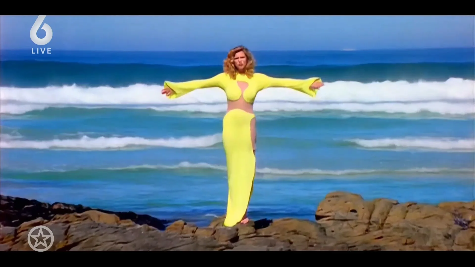 Nance treedt op bij fanzone songfestival in Bazel