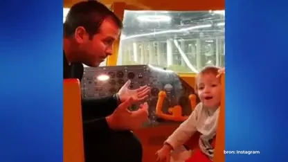 AAAH: Zo trots is kleine Jesslynn op mama Estavana!