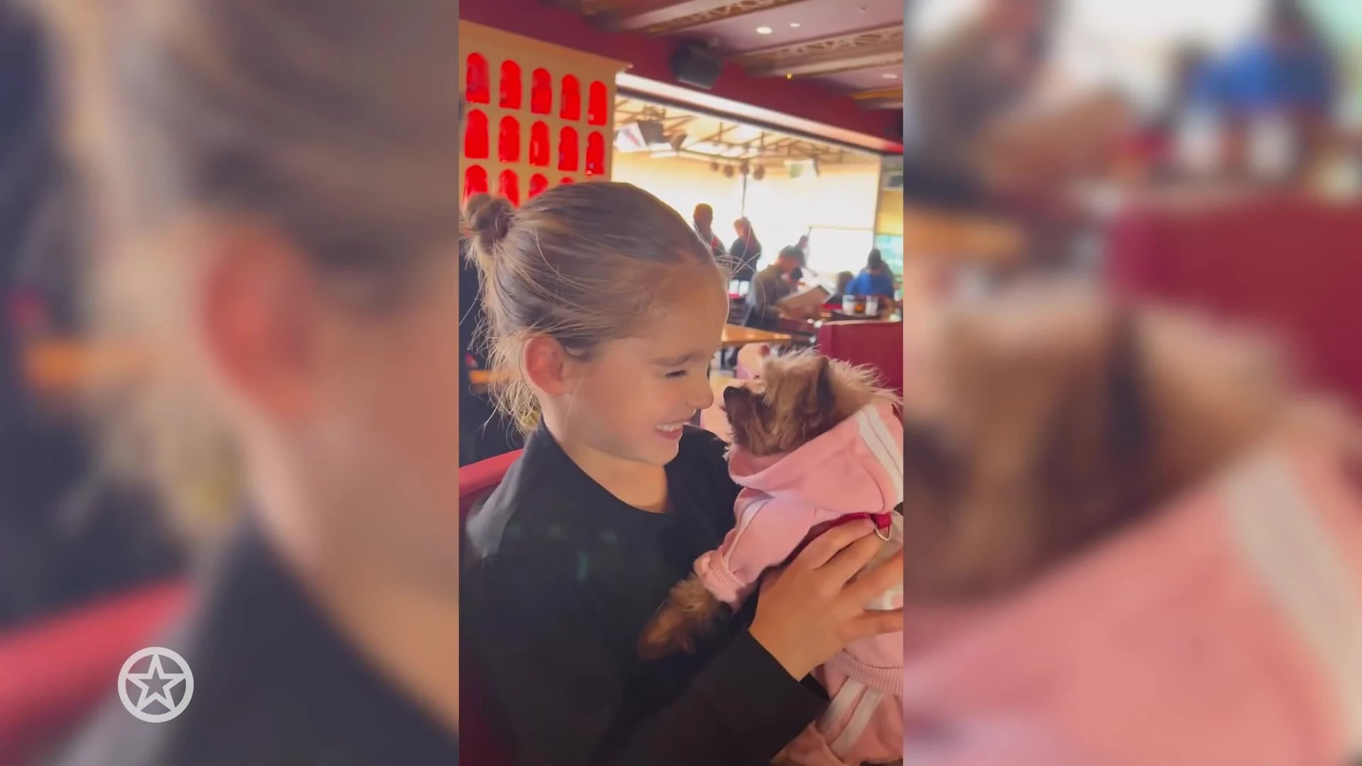 Schattige beelden van Xess Xava met hondje