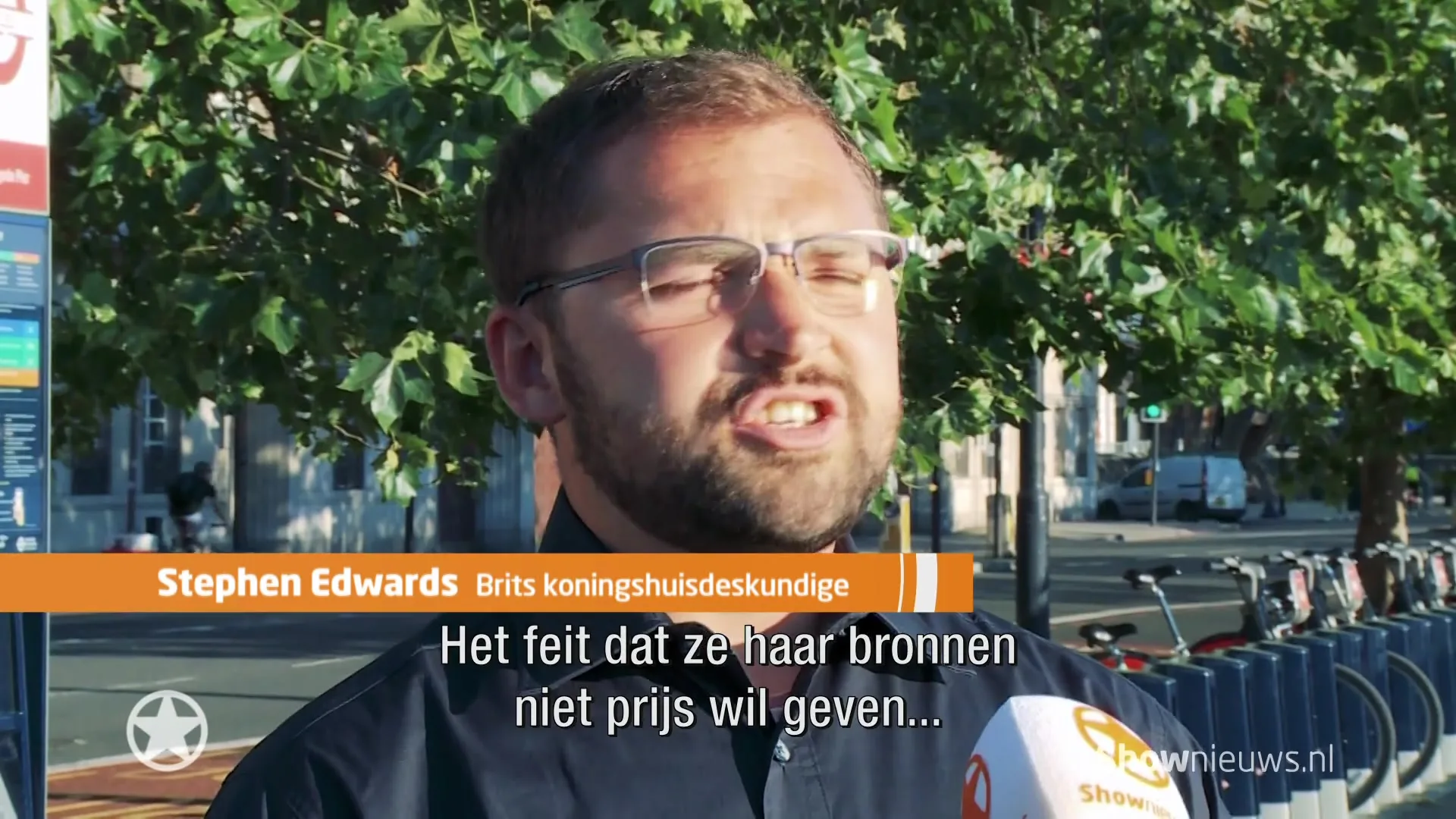 Pikante details over Queen Elizabeth op straat in nieuw schandaalboek