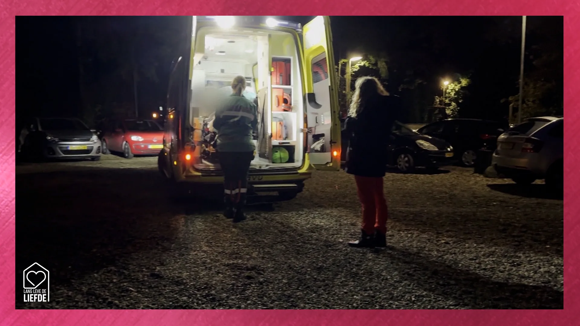 Date komt bijzonder ten einde: afvoering door ambulance!