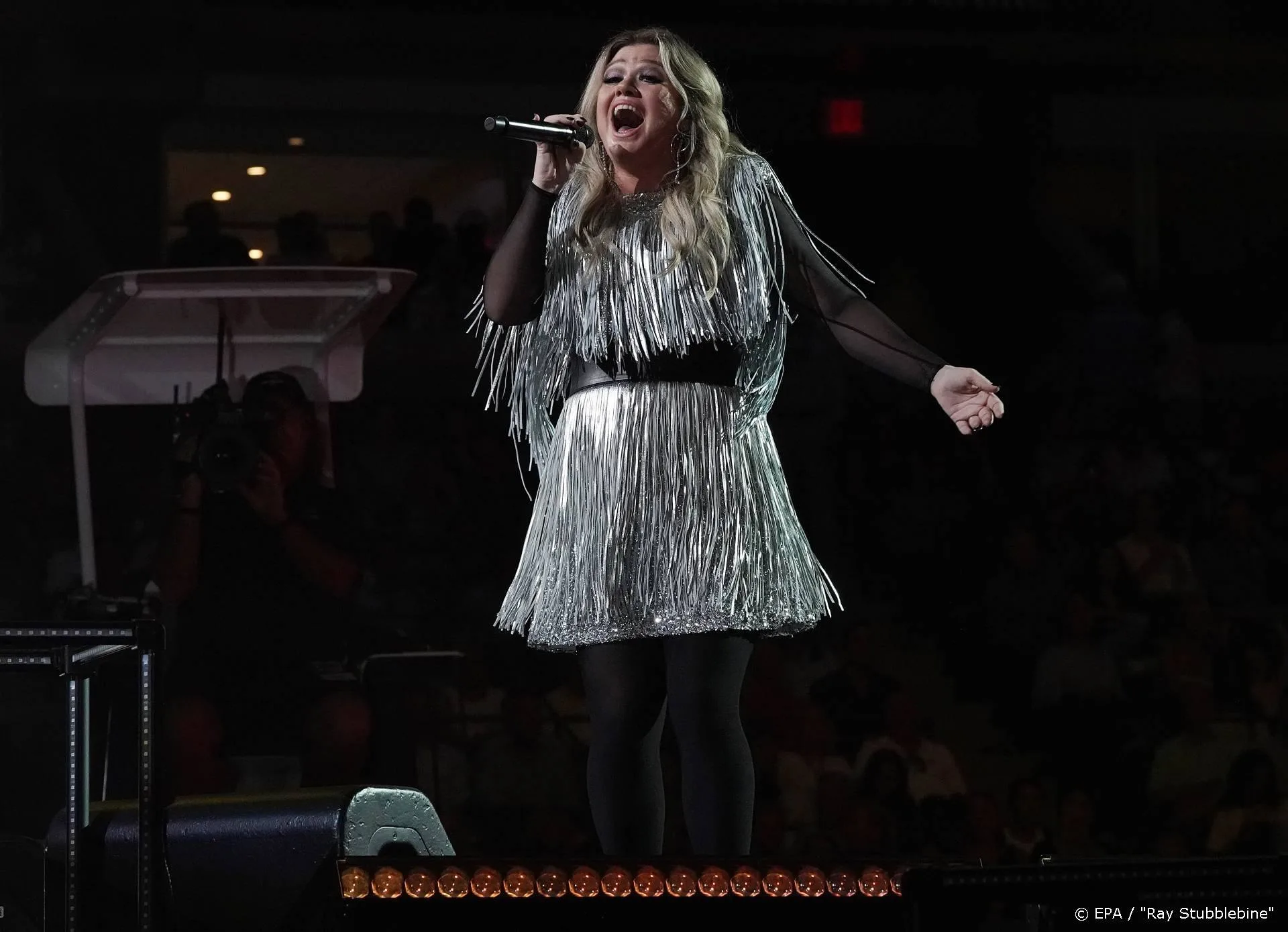 Kelly Clarkson op potje door vrieskou