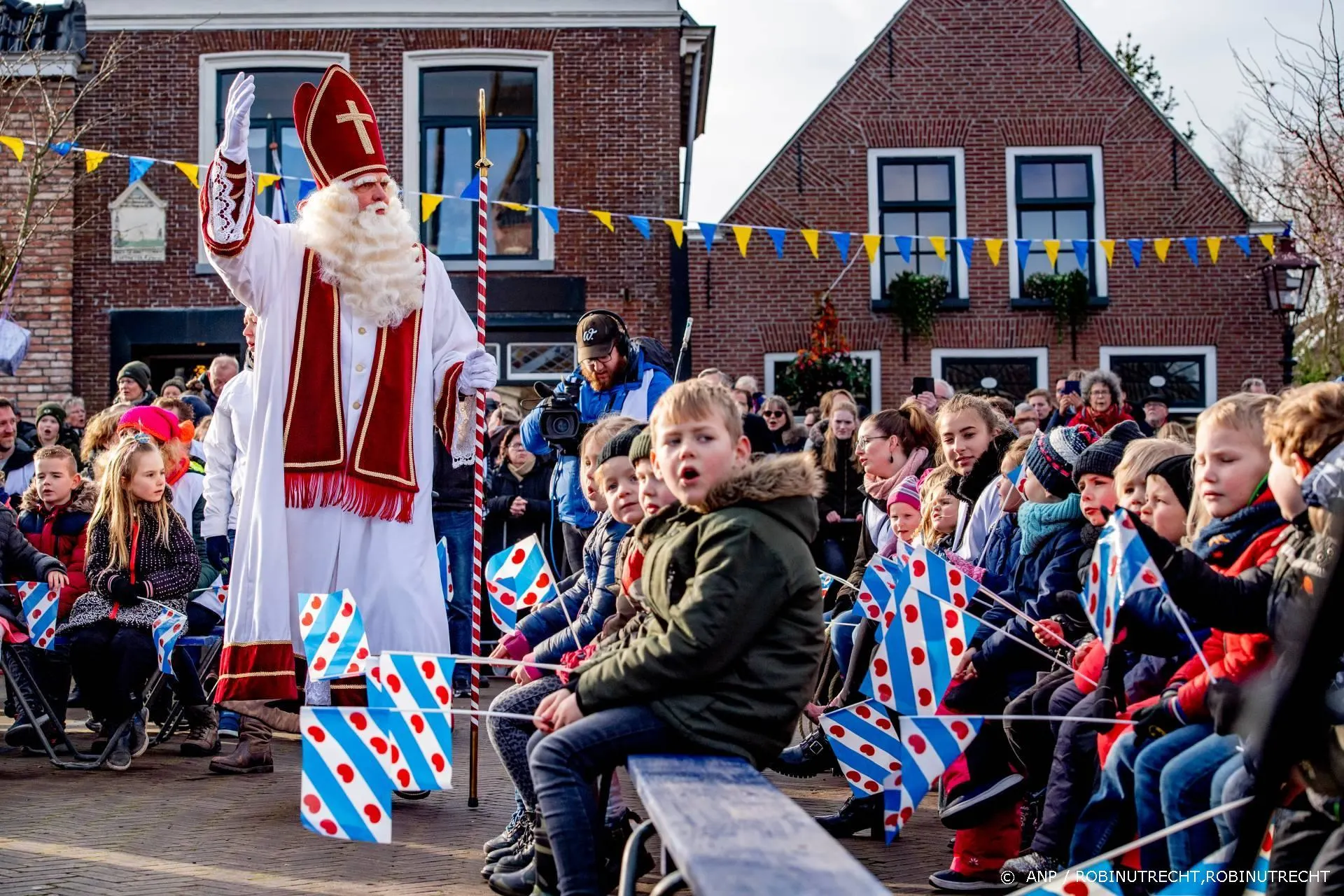 Landelijke sinterklaasintocht gaat door zonder publiek