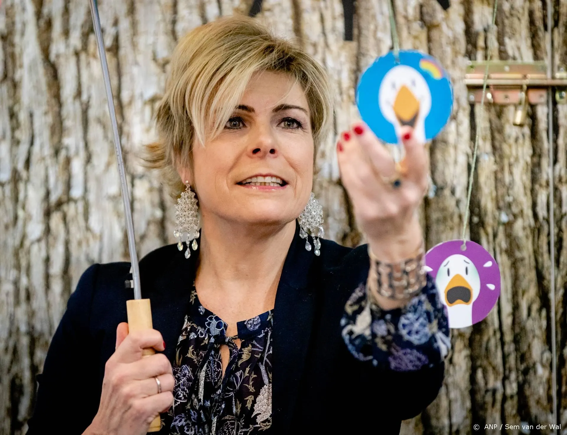 Veel mensen kijken heel even naar natuurserie Laurentien