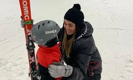 ZIEN: Kleine Dré voor het eerst op de ski's