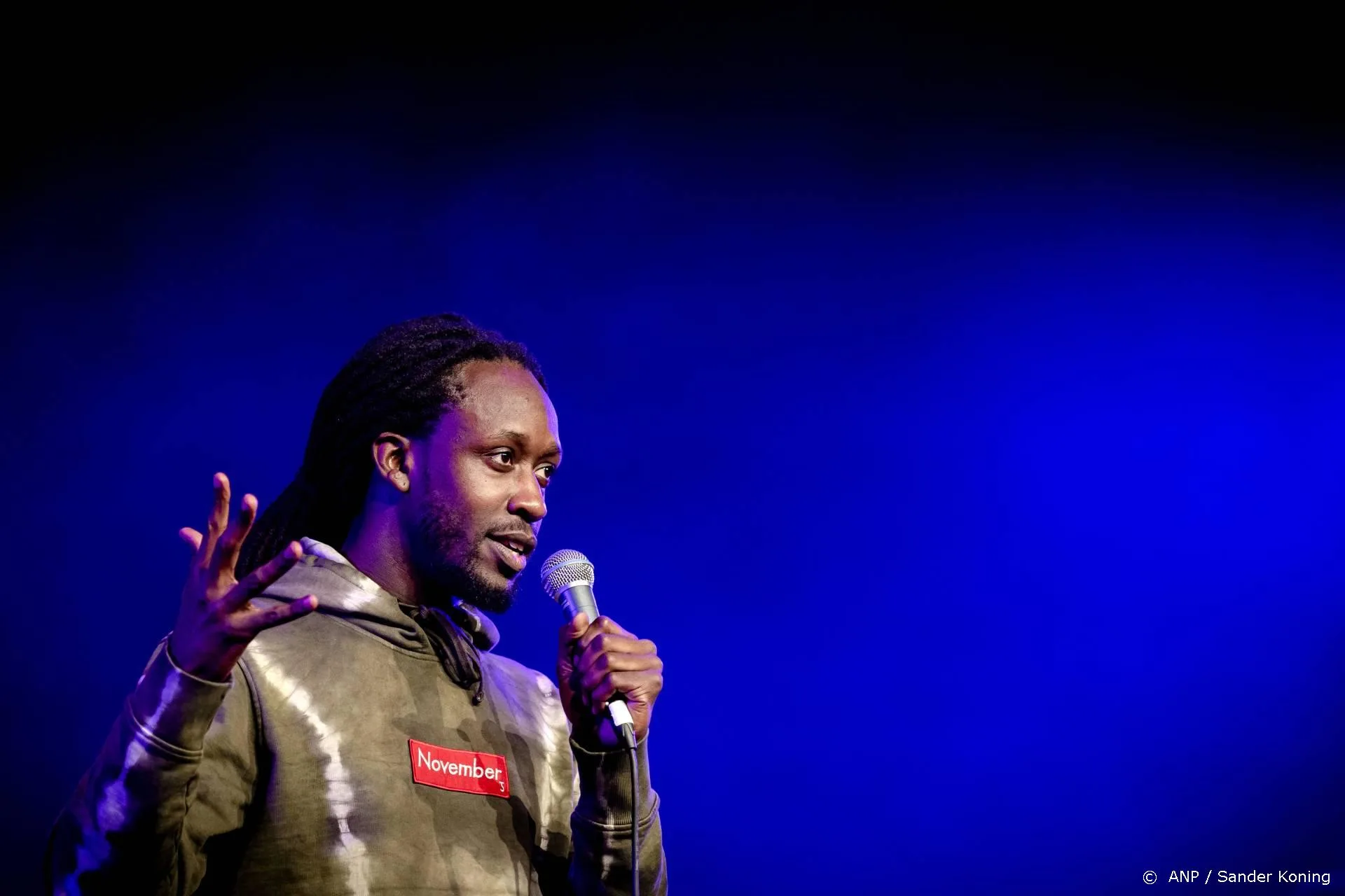 Dochter Johan Derksen heeft interesse in biografie over Akwasi