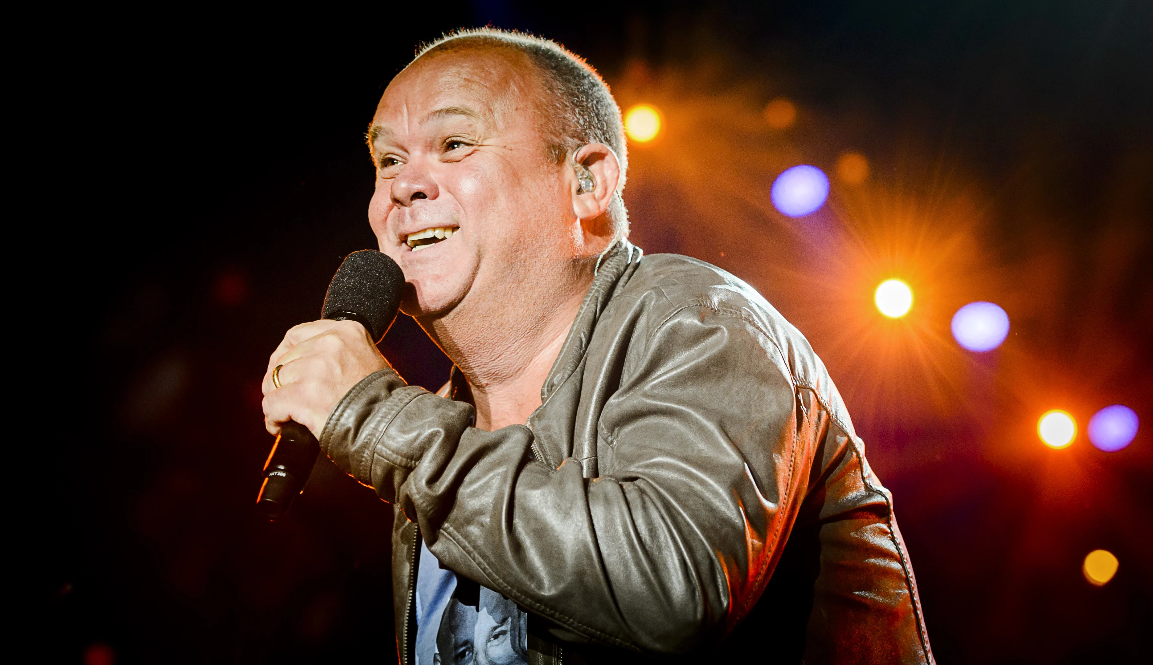 Paul de Leeuw: rouwbaard eraf en aan de slag!