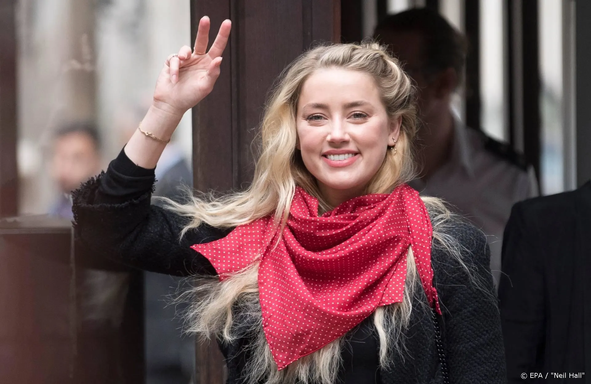 Zus Amber Heard smeekte haar niet met Johnny Depp te trouwen