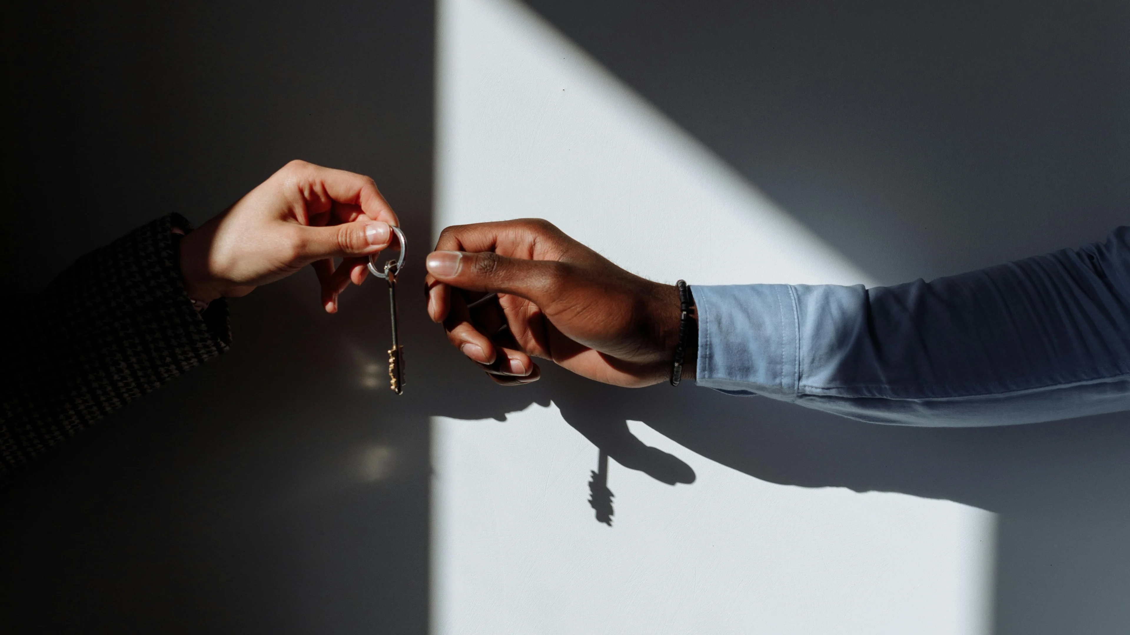 Bijzondere liefdesstap: déze BN'er woont nu samen!