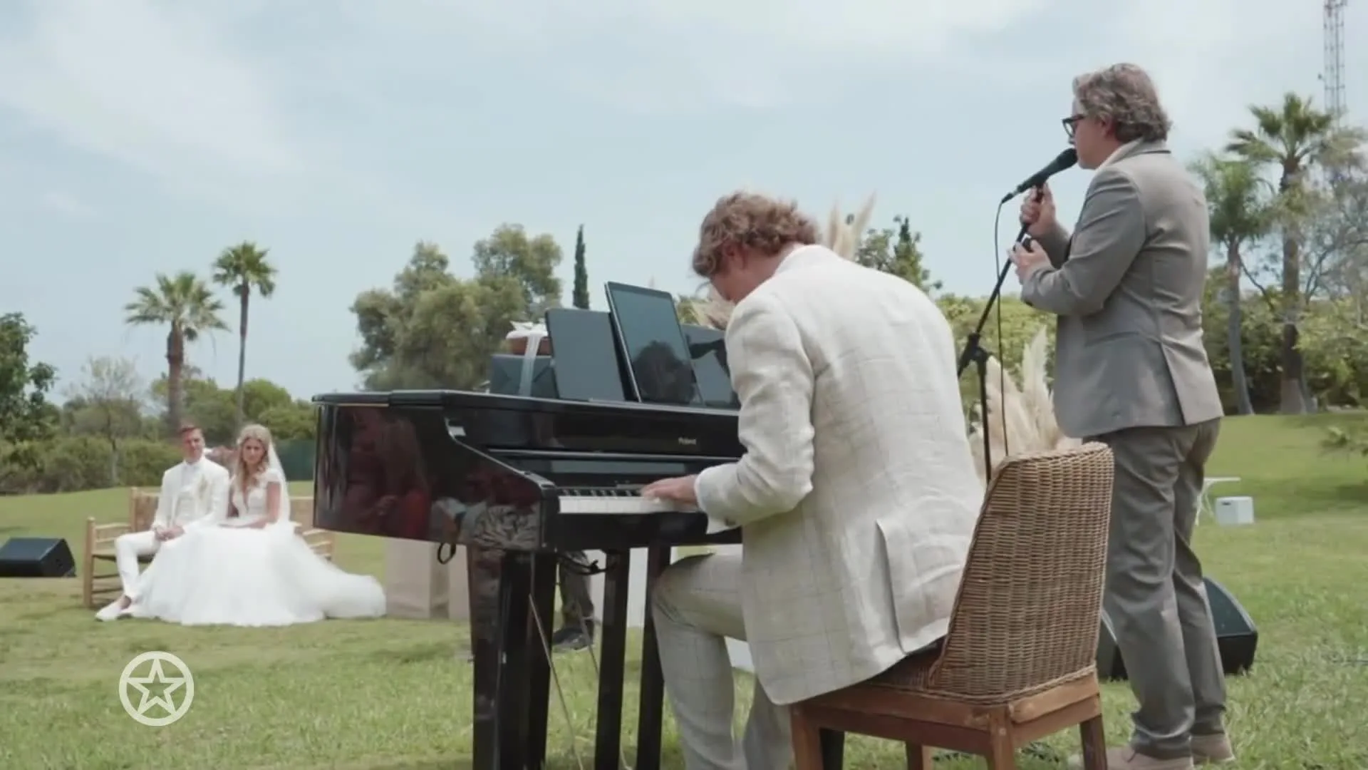 Johnny de Mol sluit huwelijk oudste zoon Ronald Koeman