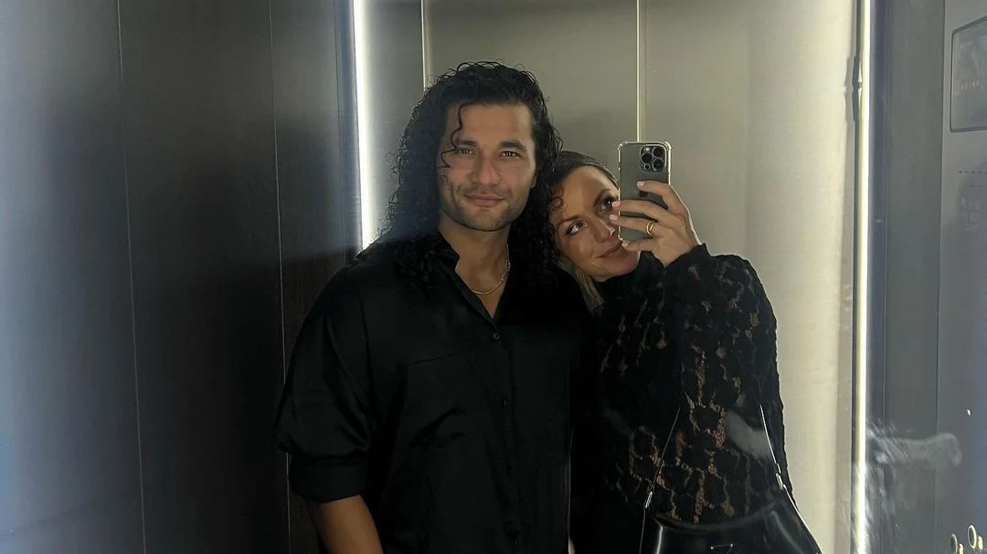 Acteur Alkan Çöklü en Vogue-baas Yeliz Çiçek hebben een relatie