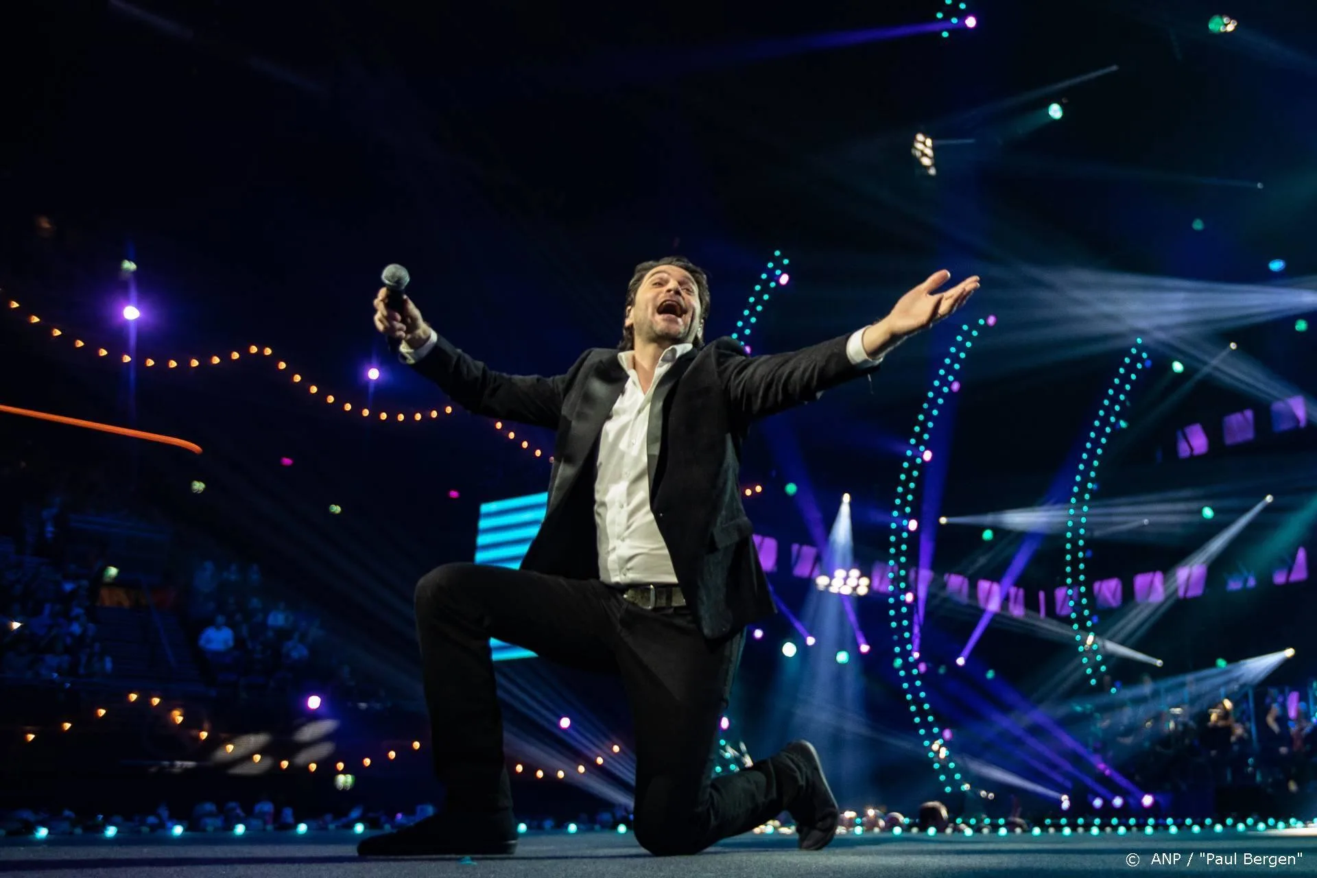 Xander viert verjaardag met reeks dinnershows