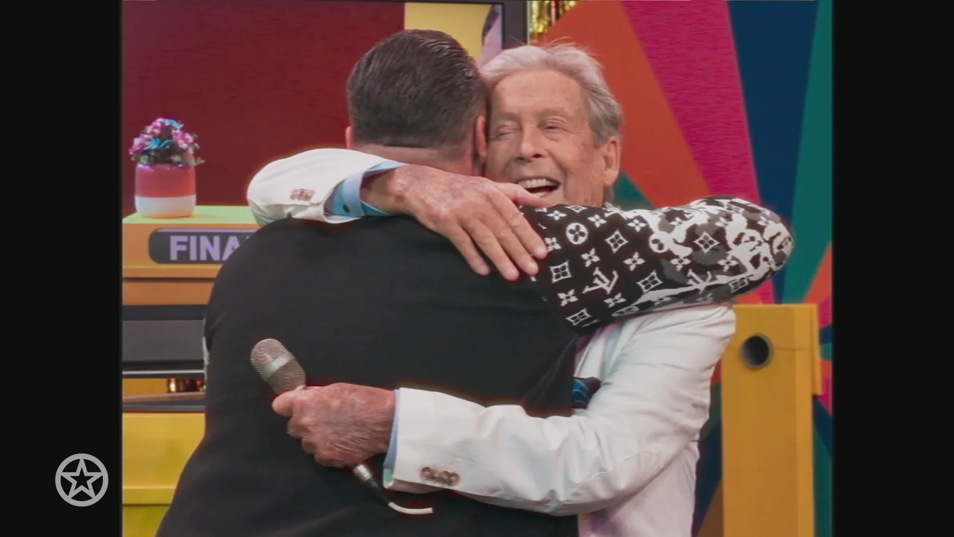 Hans Kazan zit in de nieuwe videoclip van Frank van Etten