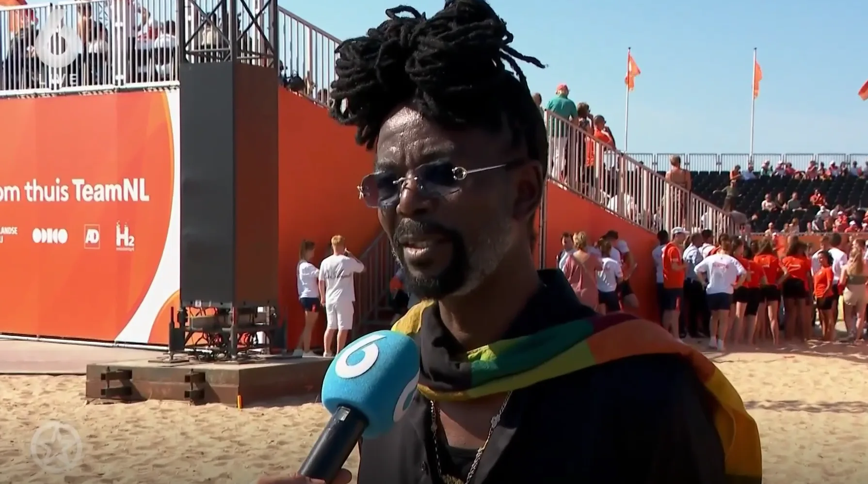 Grote verbazing over kledingkeuze Kenny B