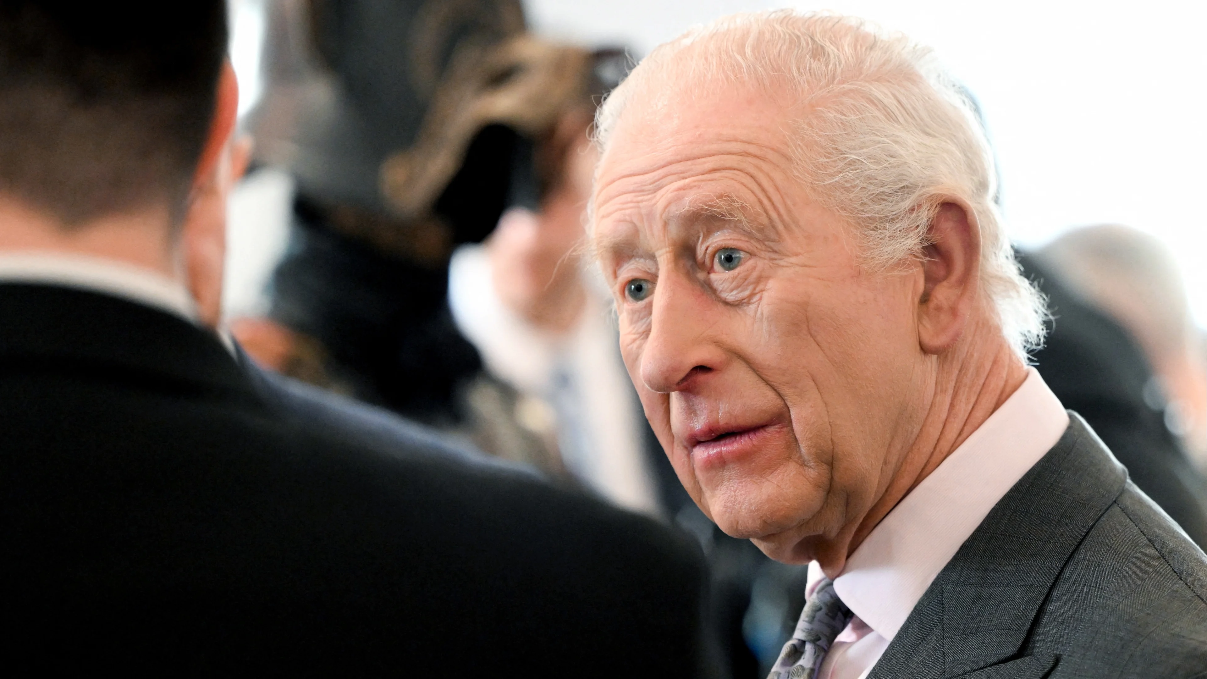 Zieke koning Charles weer gespot na slecht nieuws