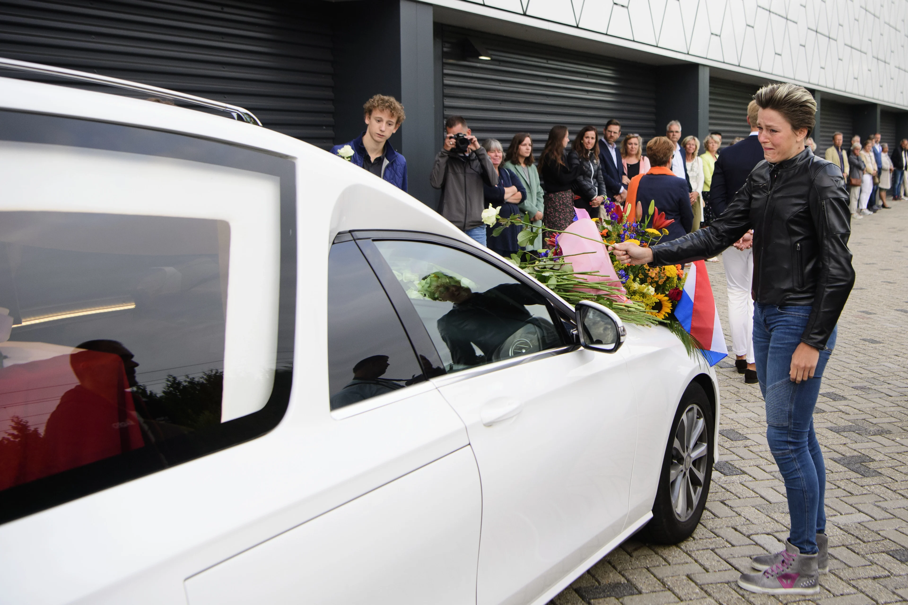 Indrukwekkend eerbetoon aan shorttrackster Lara van Ruijven