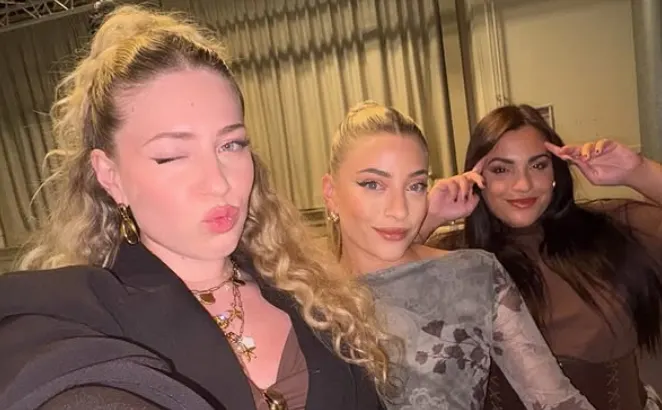 Gênante blunder van de OGENE-zusjes