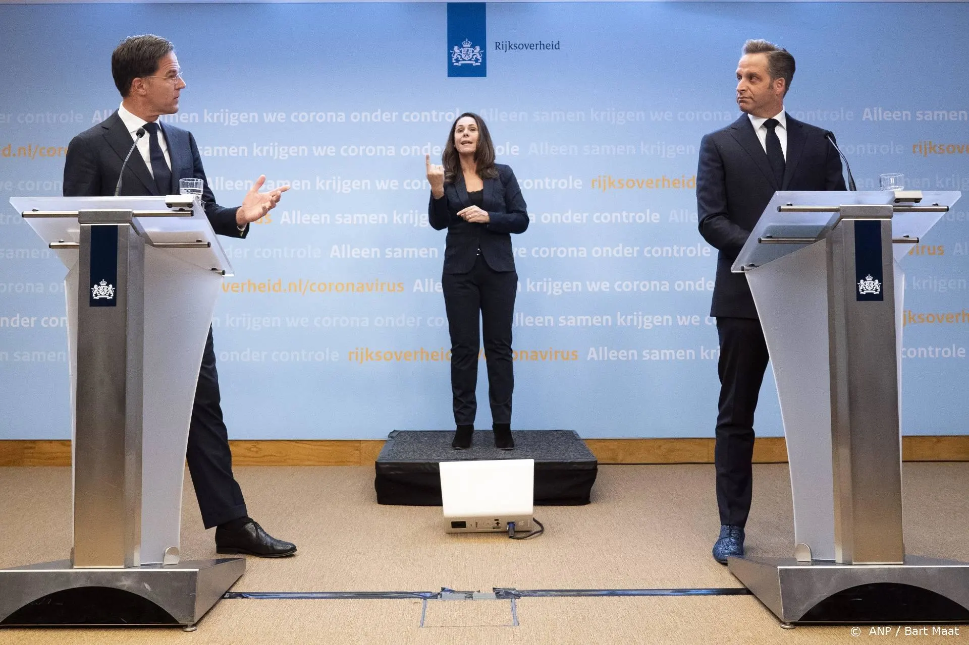 Rutte beantwoordt vragen over corona van Jeugdjournaalkijkers