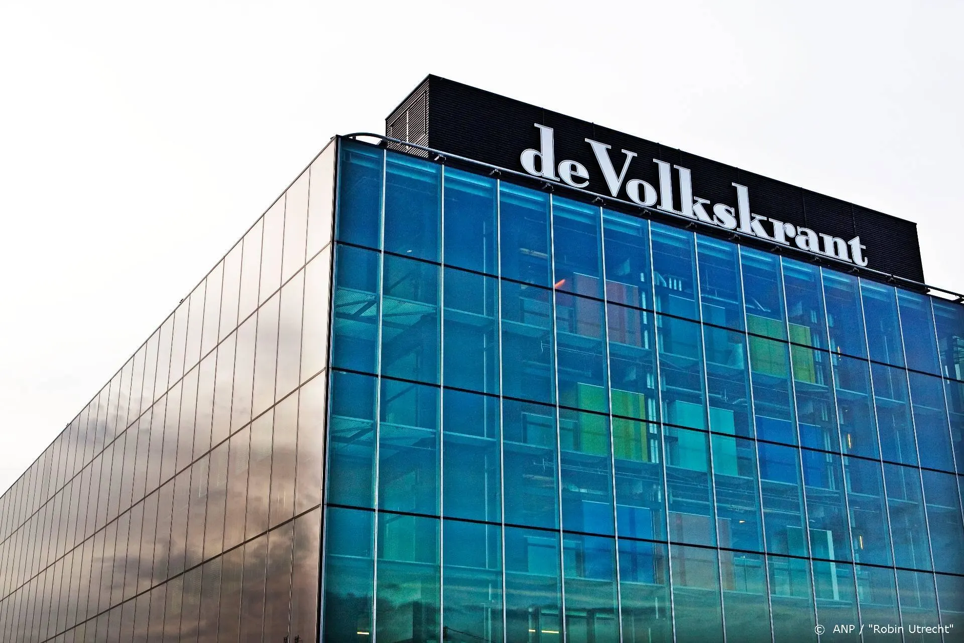 Volkskrant bevestigt dat redacteur op non-actief is gesteld