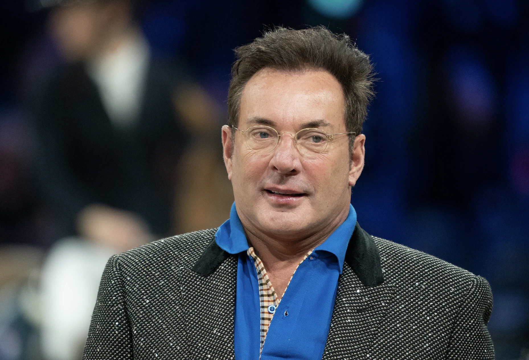 Gerard Joling gedupeerd door coronavirus