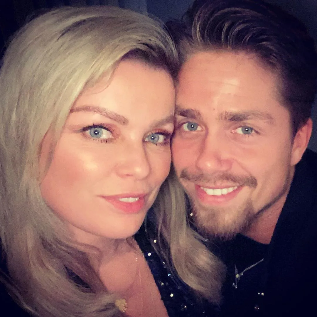 ZIEN: André en Bridget pakken hun moment op podium Vrienden van Amstel LIVE