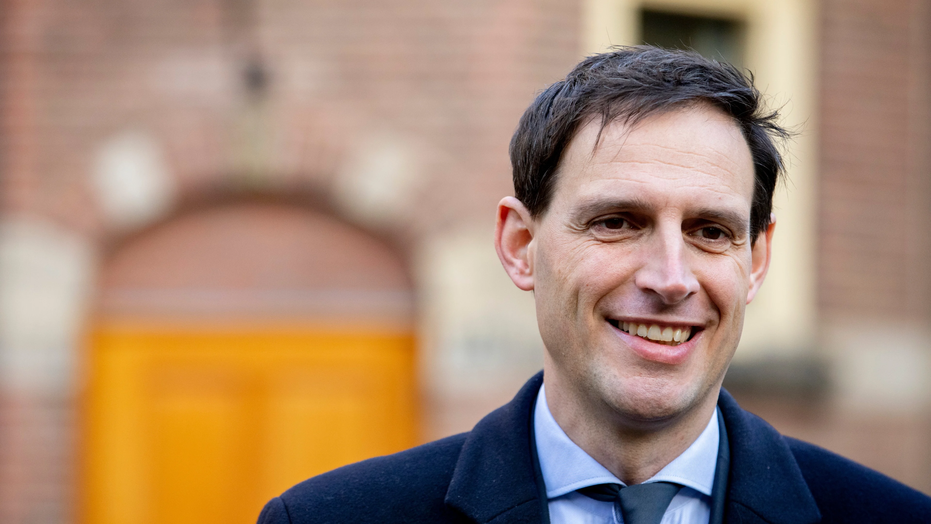 CDA-leider Wopke Hoekstra onder vuur om schaatsrondjes in Thialf