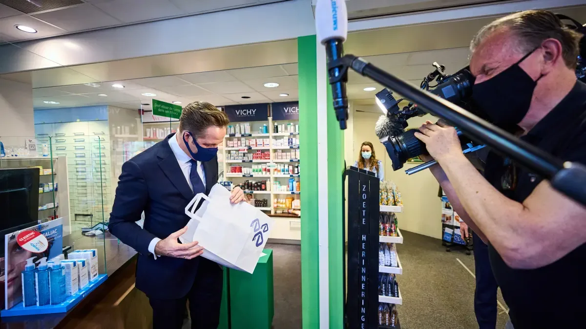 BIED MEE: Zelftesten te koop bij VakantieVeilingen