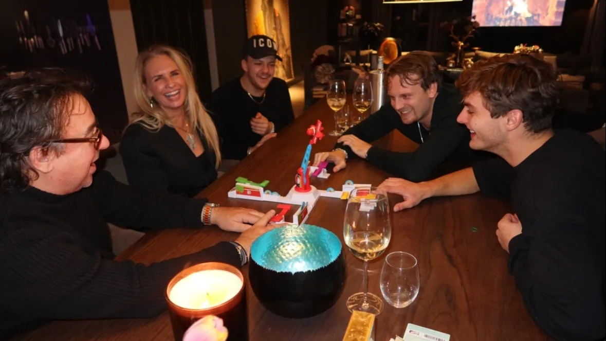 ZIEN: Vrolijke sferen in huize Borsato