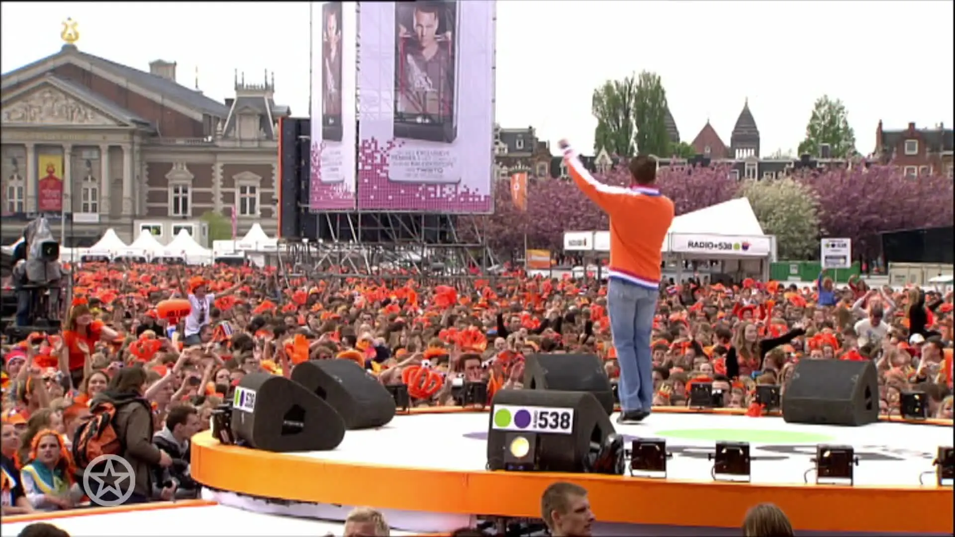 Ook Wolter Kroes komt met nieuwe EK-hit